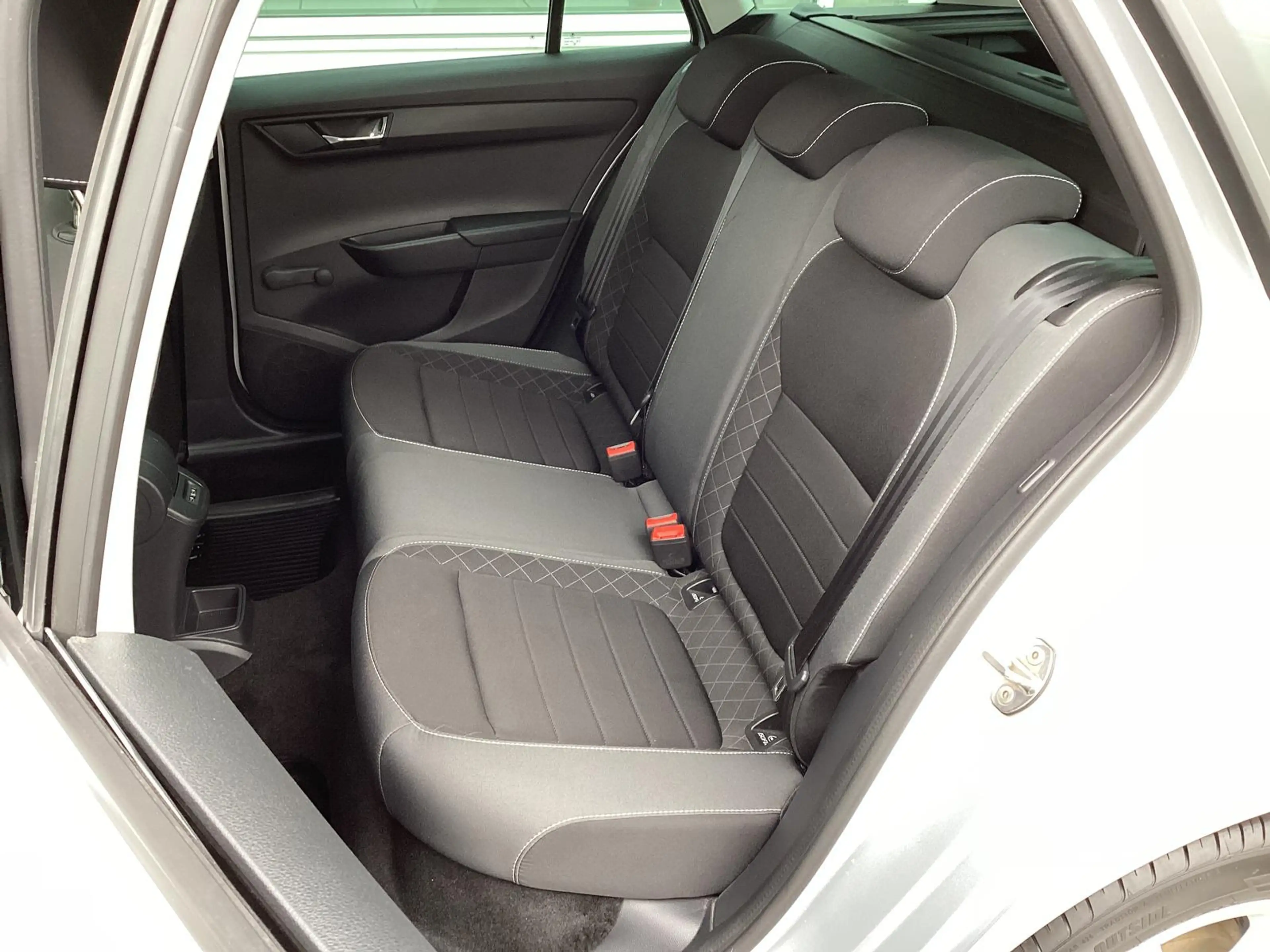 Skoda Fabia Combi 1.0 TSI Ambition/SHZ/App/Kamera/ACC — photo 5