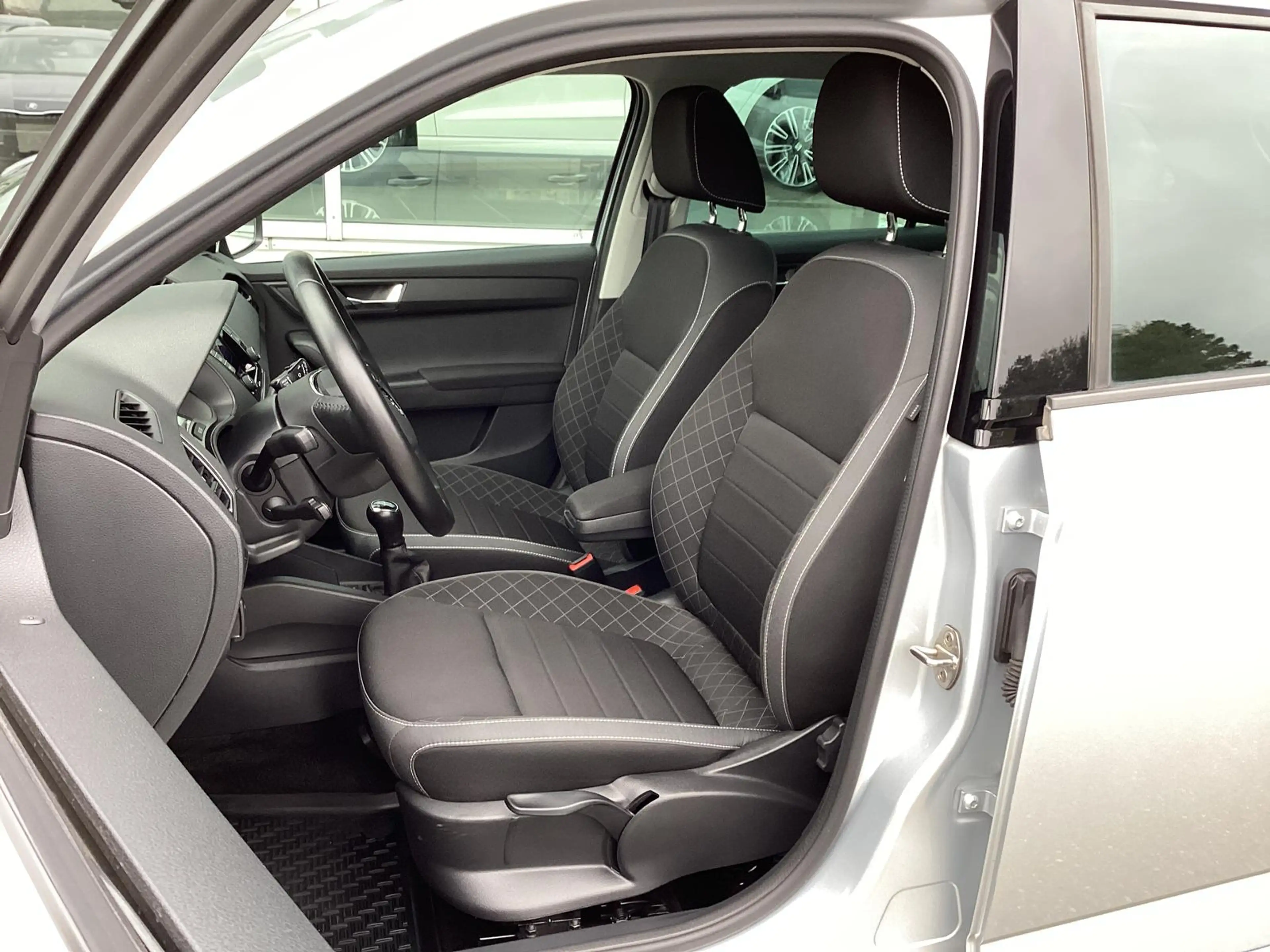 Skoda Fabia Combi 1.0 TSI Ambition/SHZ/App/Kamera/ACC — photo 4