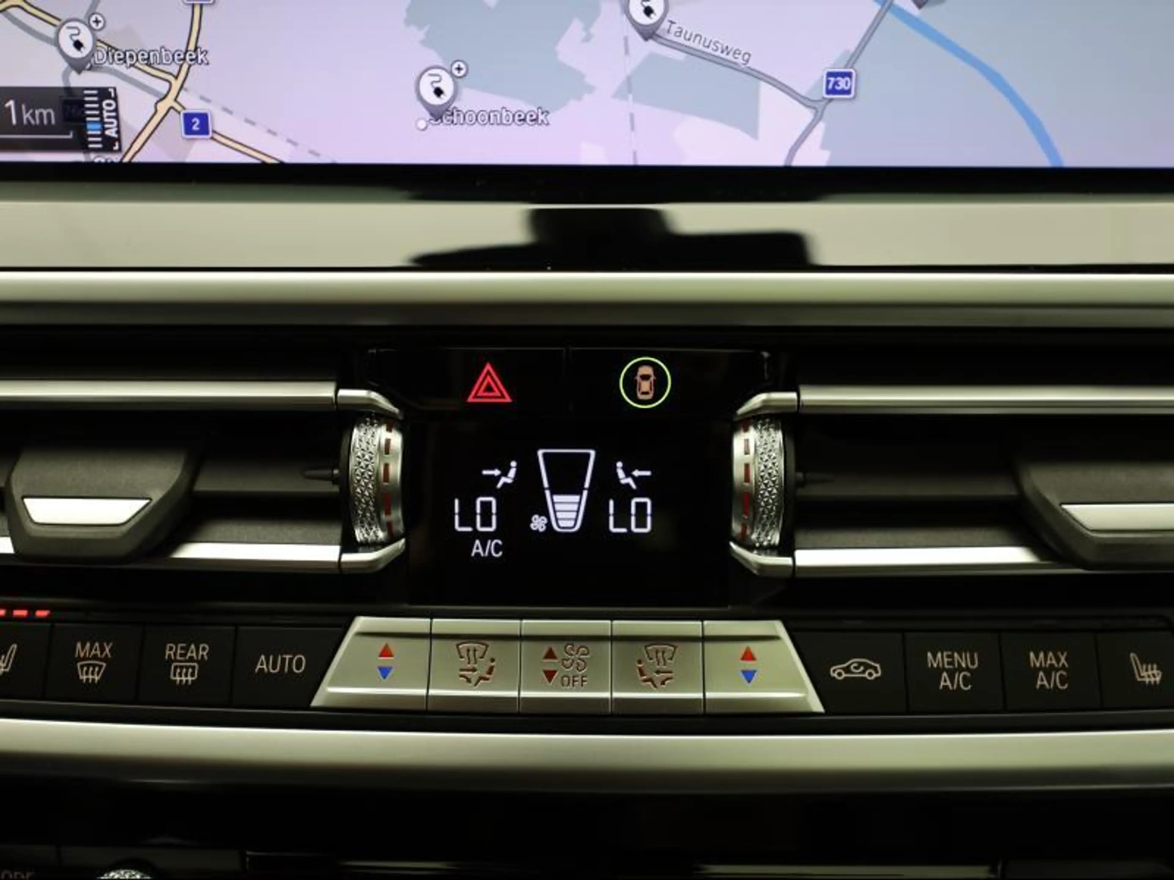 BMW iX3 Impressive — photo 14