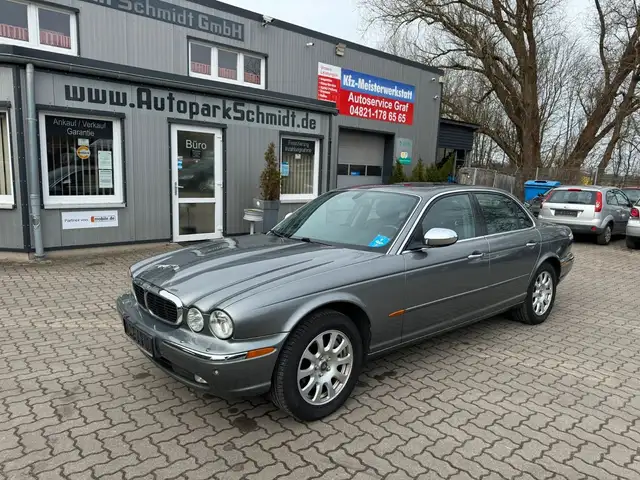Jaguar XJ6 3.0 AUTOM°ELSSD°LEDER°NAVI°SCHECKHEFT VOLL!