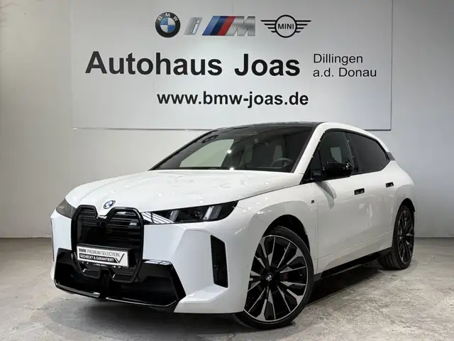 BMW iX M70 | B&W| Panorama-Glasdach| Sitzbelüftung vorne