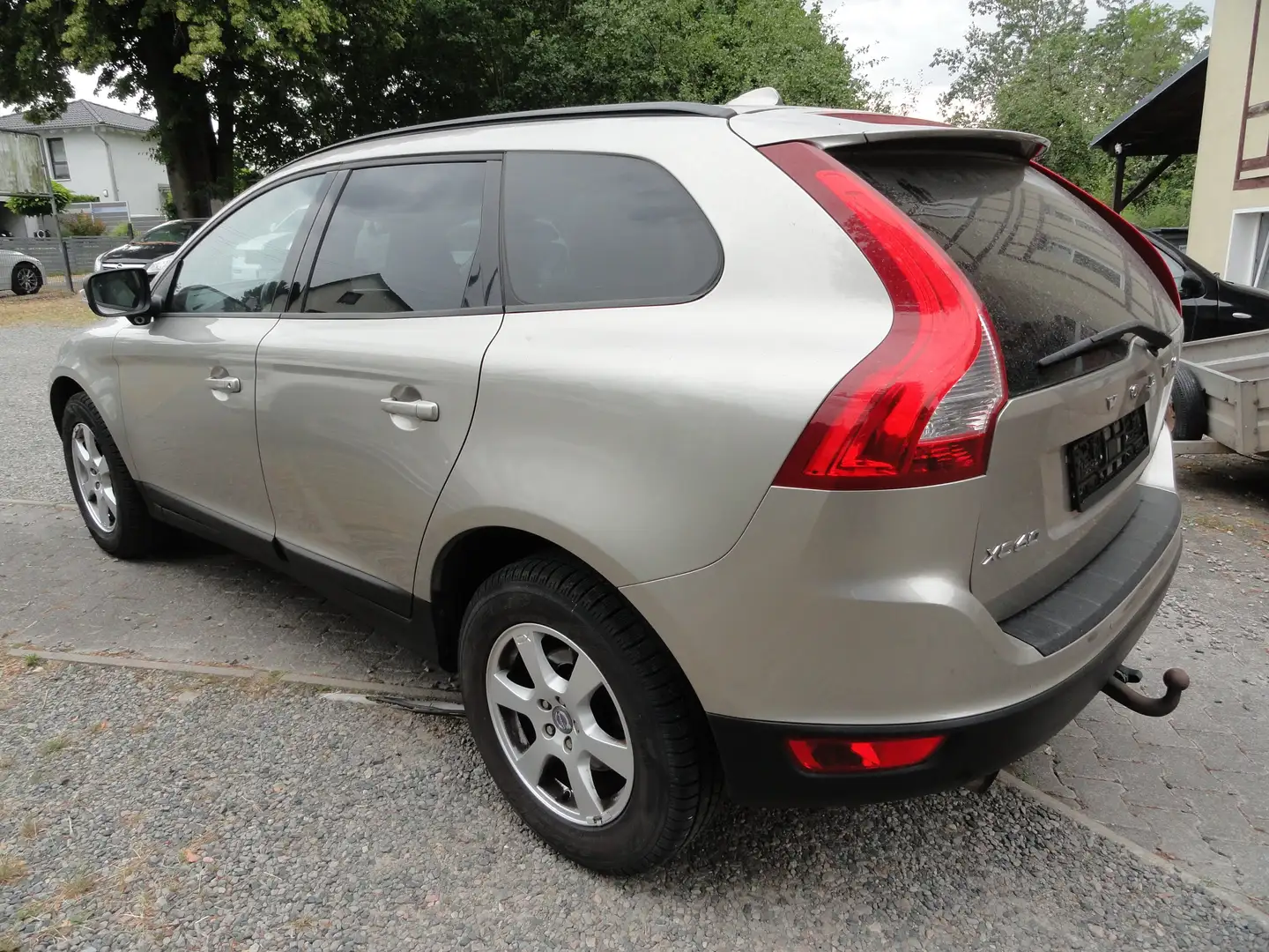 Volvo XC60 Leder+Klimaautomatik+Blis+AHK Grau - 2