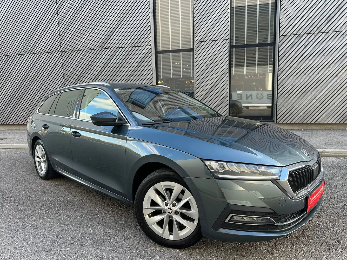 Skoda Octavia Style // NAVI // R.KAM // AHK // KREDIT // Grau - 1