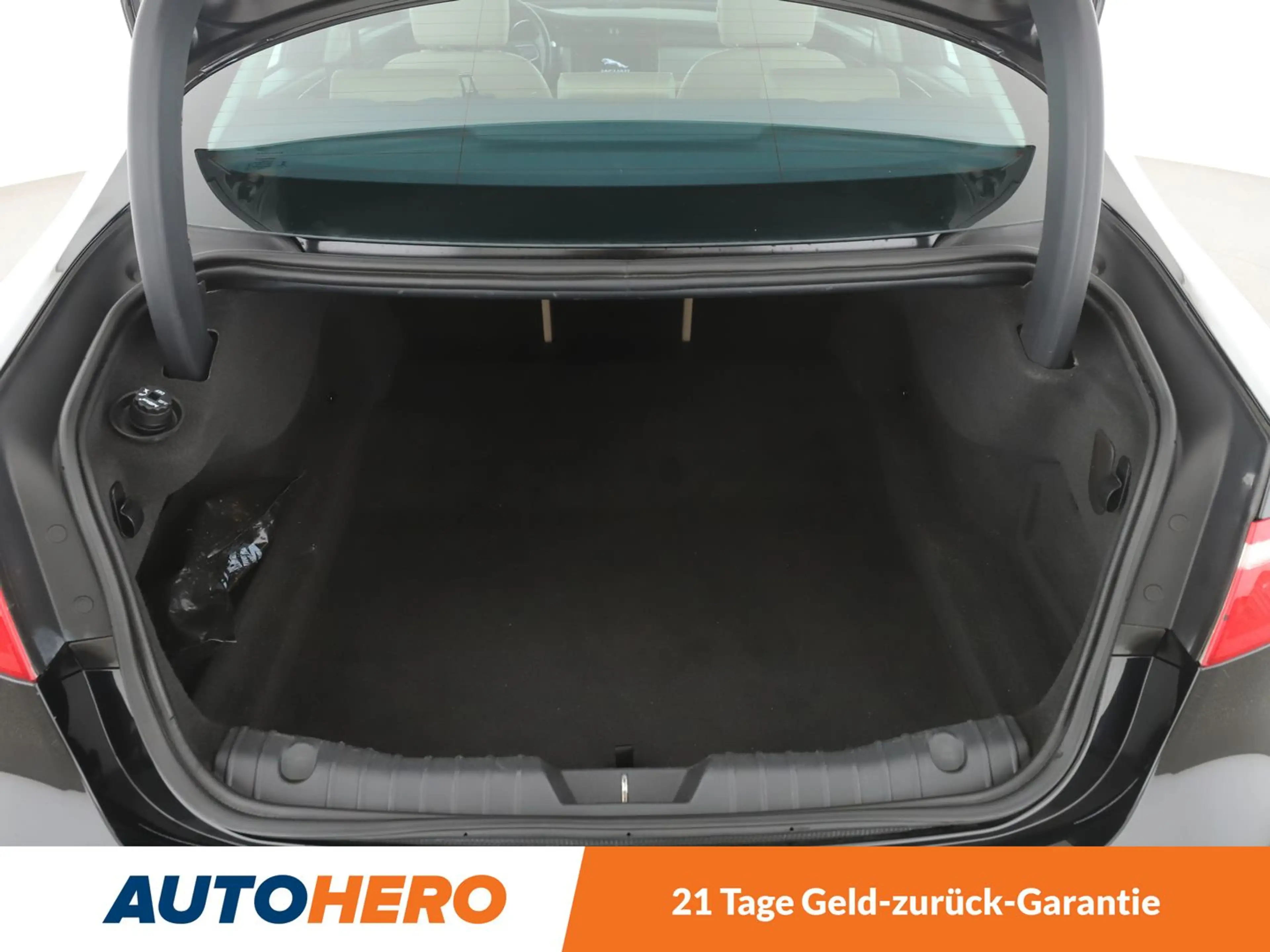 Jaguar XF 20d Prestige Aut.*XENON*CAM*TEMPO*AHK*SHZ*KLIMA* — photo 11