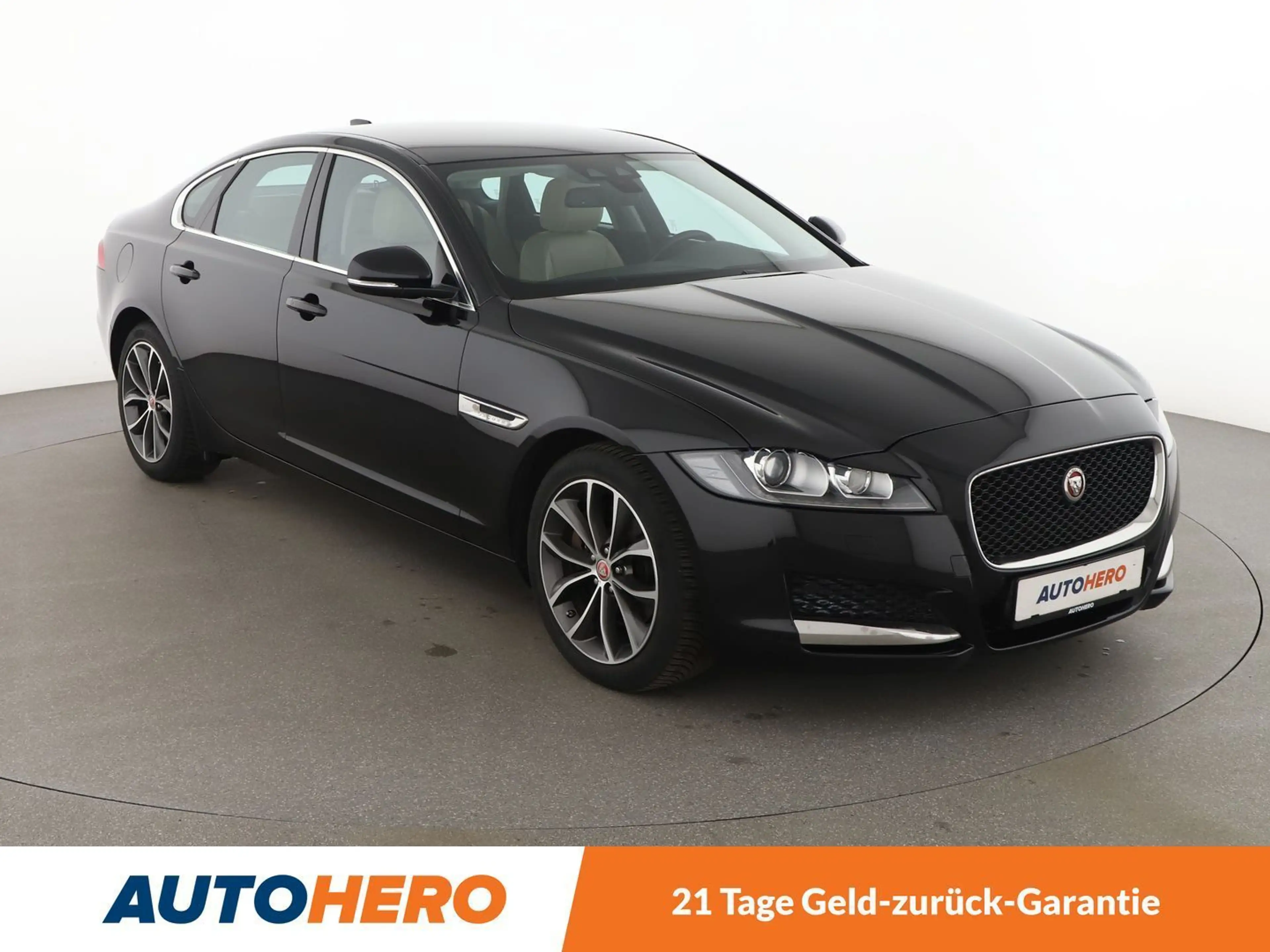 Jaguar XF 20d Prestige Aut.*XENON*CAM*TEMPO*AHK*SHZ*KLIMA* — photo 8