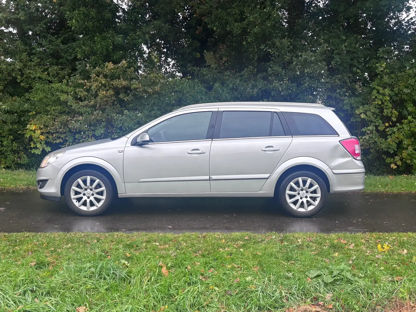 Opel Astra Wagon 1.6 Temptation | Navi + Cruise Nu € 1.750,-! Grijs - 2