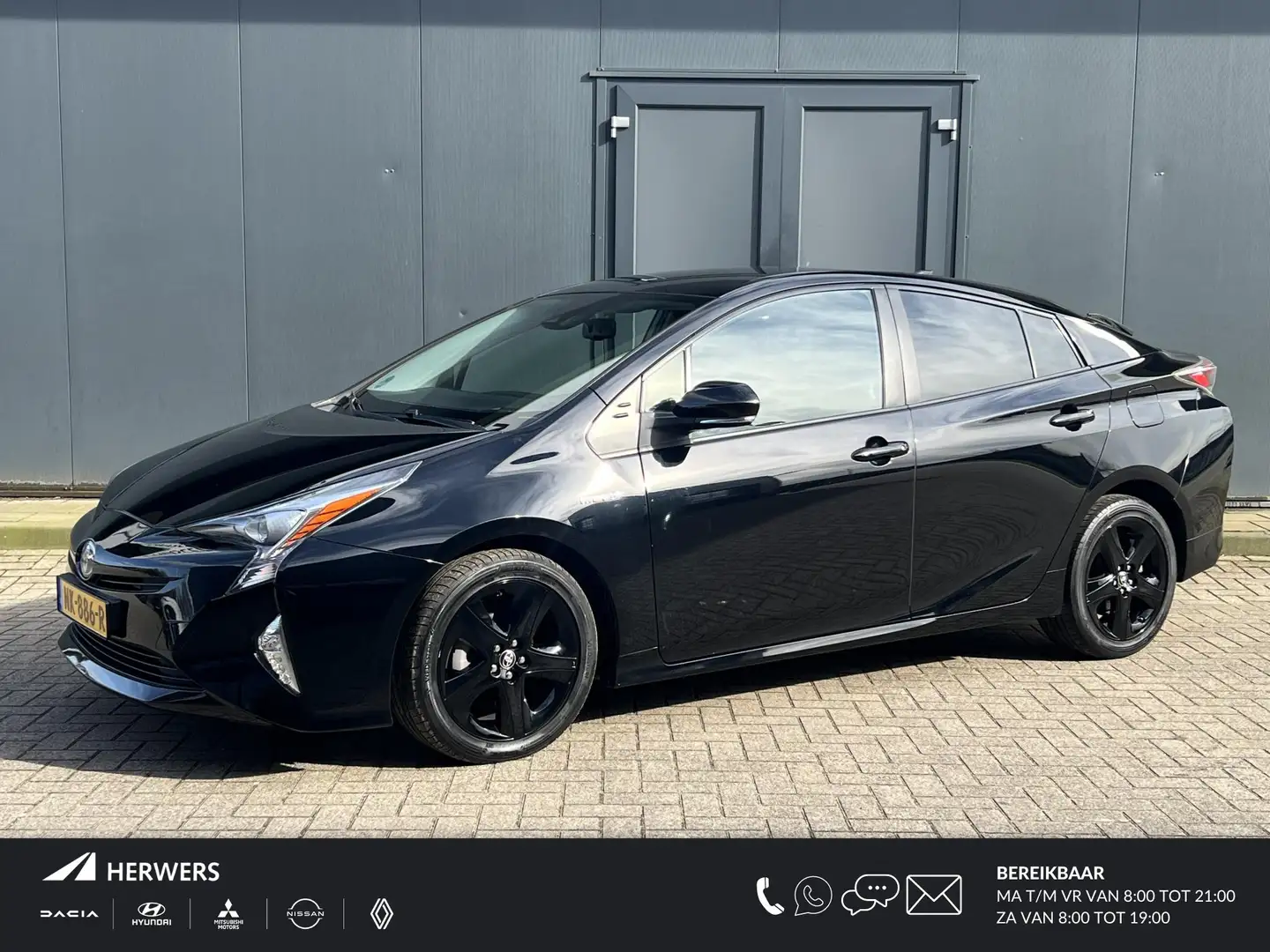 Toyota Prius 1.8 First Edition Automaat / Navigatie / Cruise Co Siyah - 1
