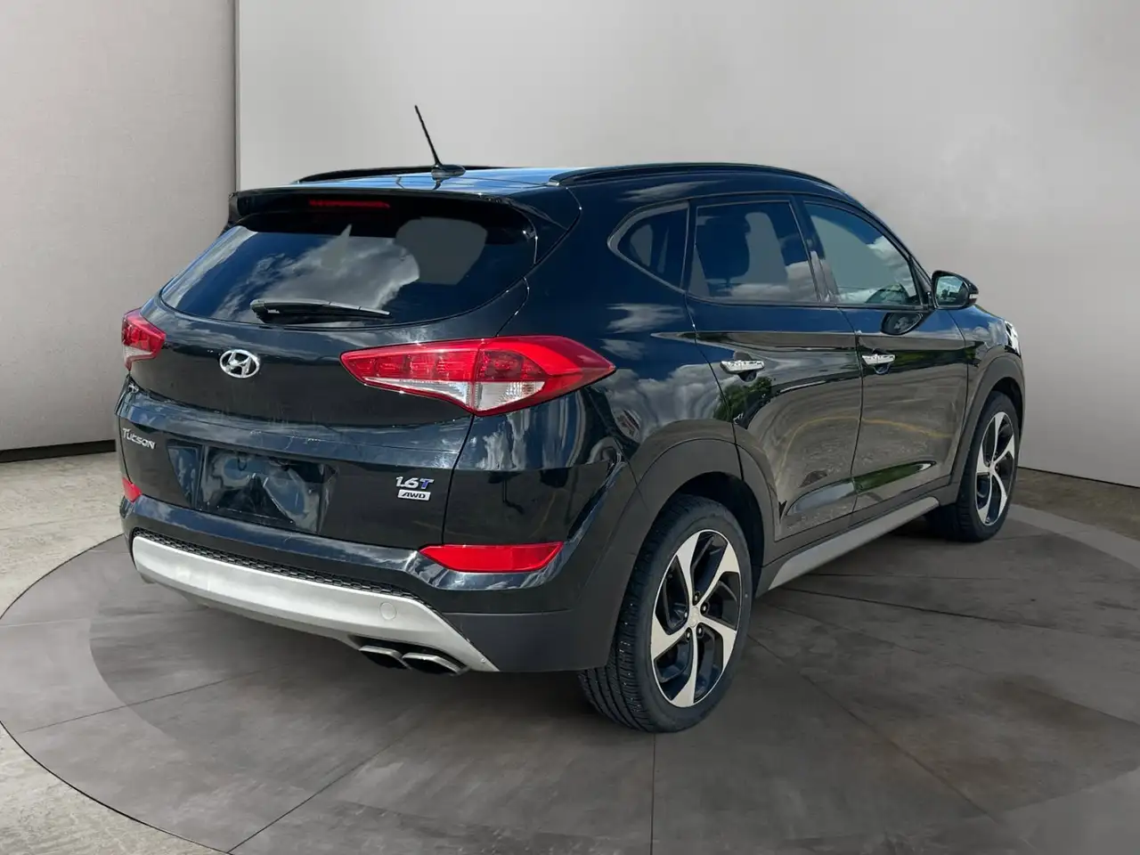 Hyundai TUCSON снимка Hyundai TUCSON