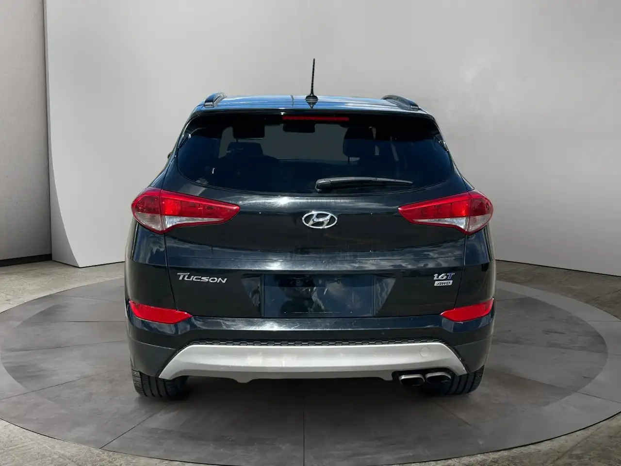 Hyundai TUCSON снимка Hyundai TUCSON