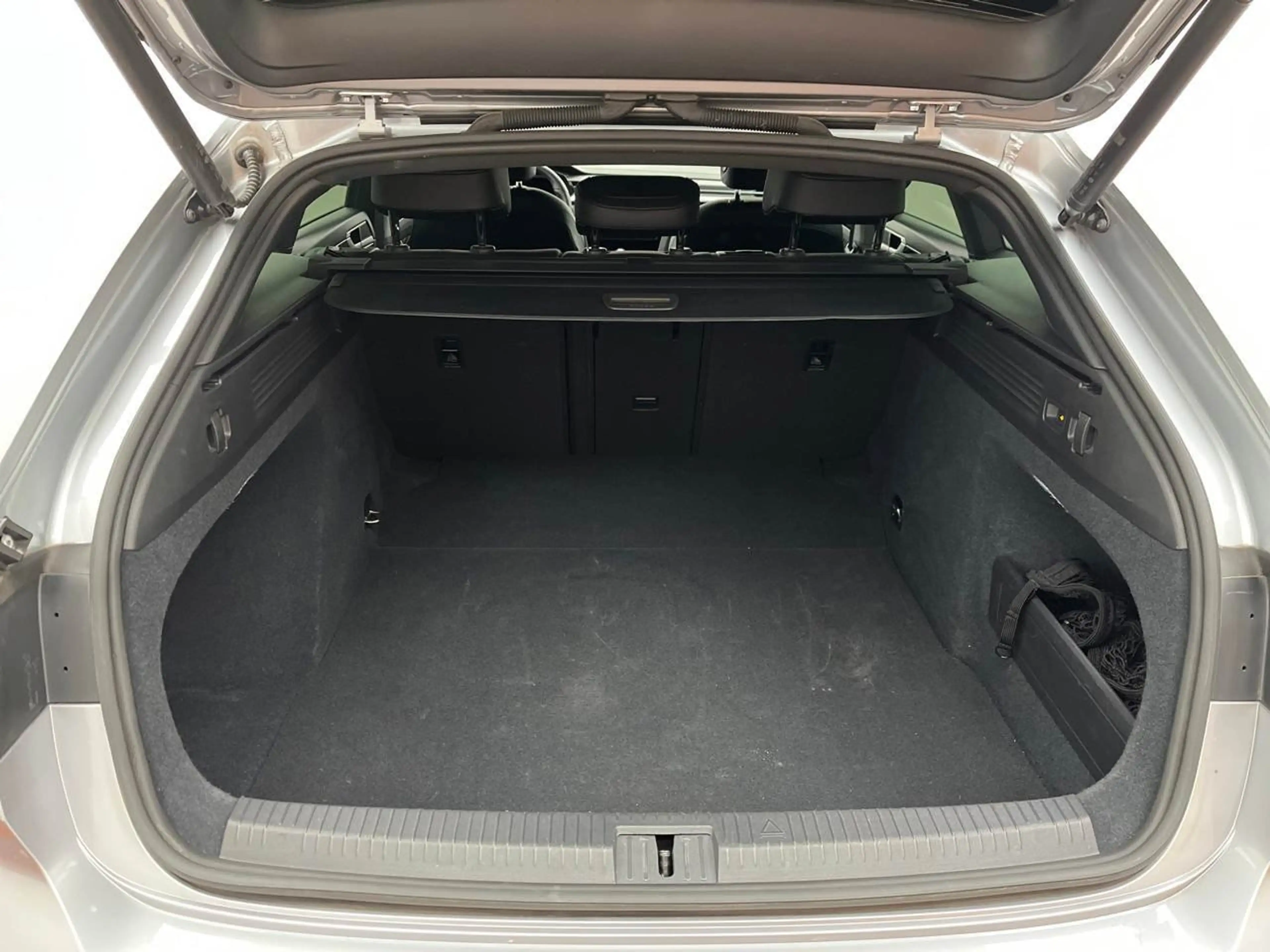 Volkswagen Arteon Shooting Brake 2.0 TDI R-Line 4M AHK — photo 12