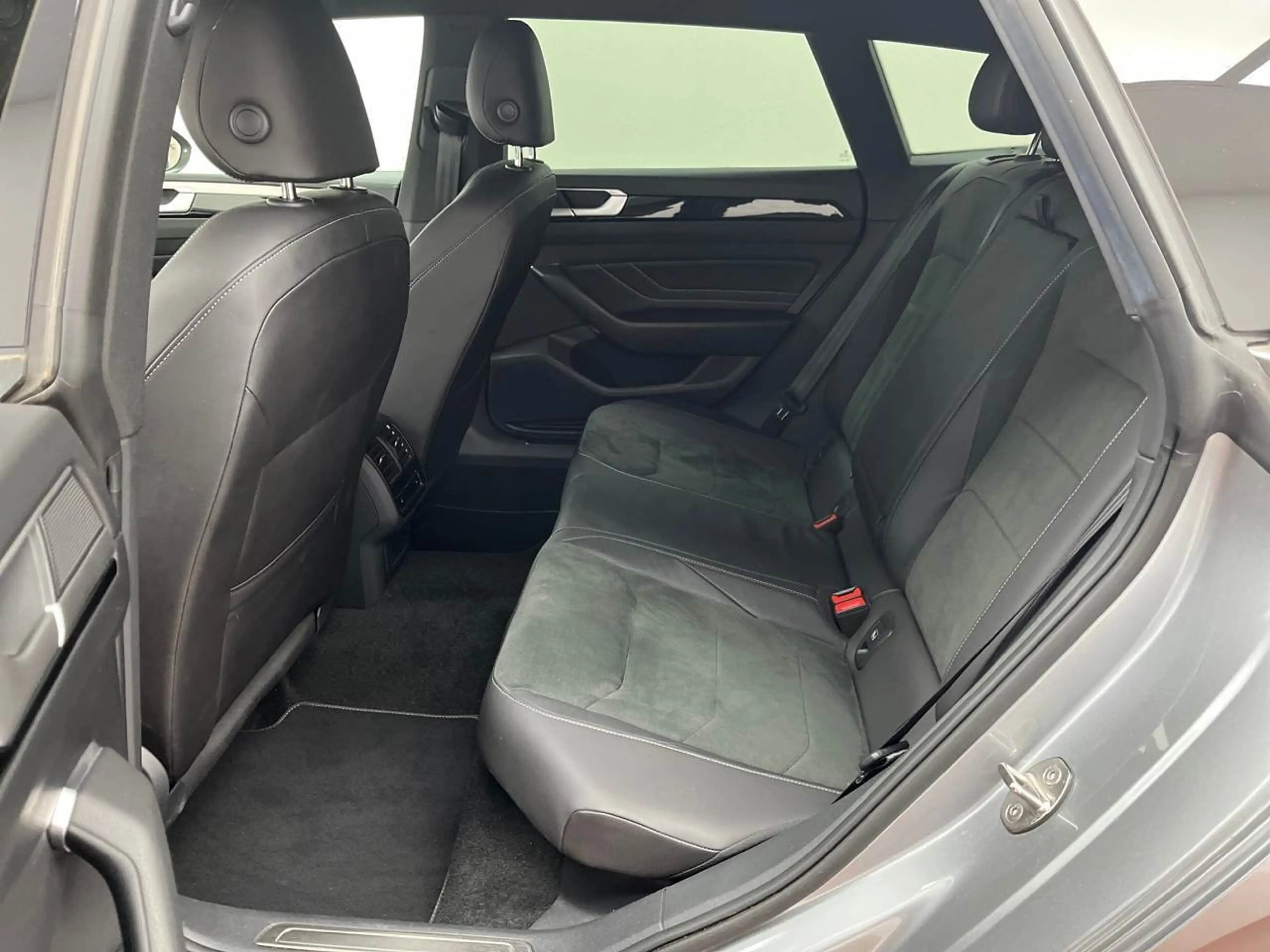Volkswagen Arteon Shooting Brake 2.0 TDI R-Line 4M AHK — photo 10