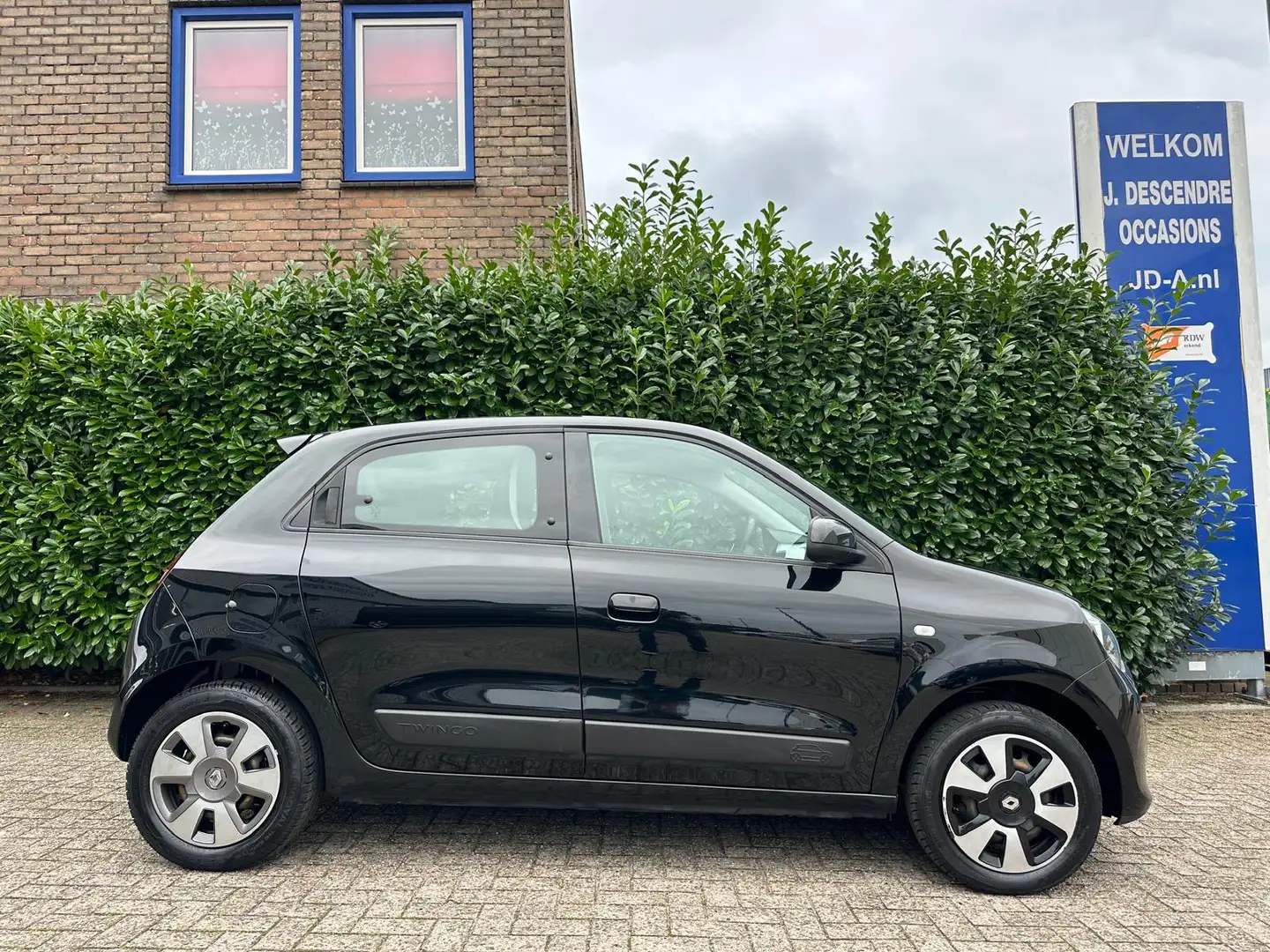 Renault Twingo 1.0 SCe Collection Airco, Cruise C, Stoelverw, Ele Zwart - 2
