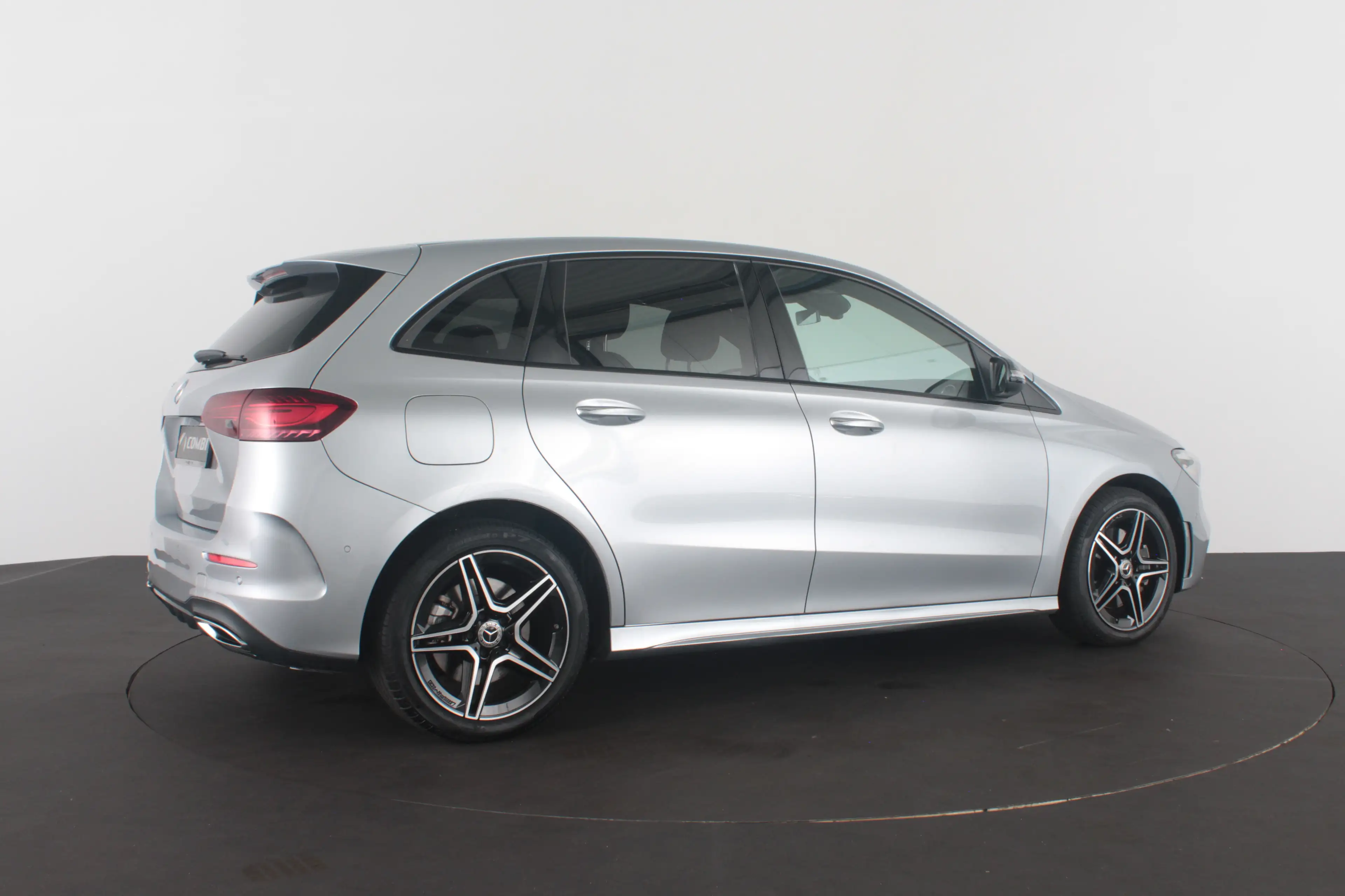 Mercedes-Benz B 250 e AMG Line  Adapt.cruise/Night-pakket/Plug-in hyb — photo 13