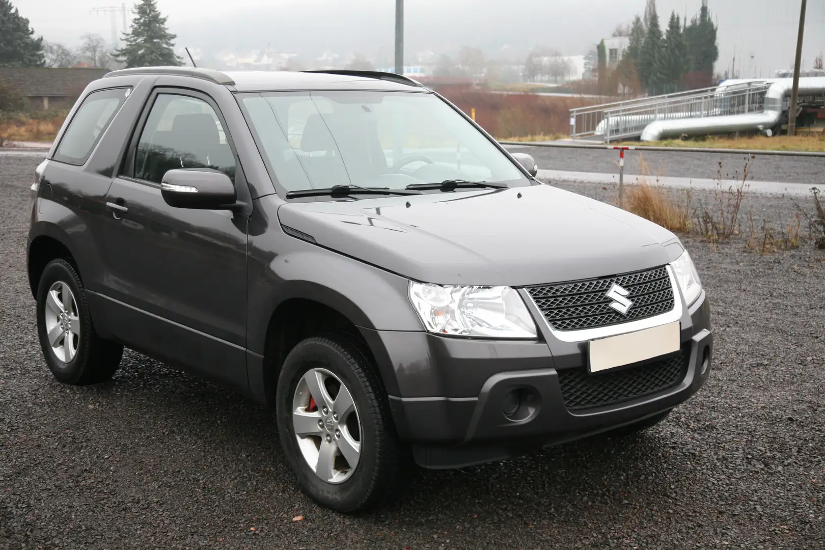 Suzuki Grand Vitara Grand Vitara  3-Türer 2.4 Comfort Silber - 2
