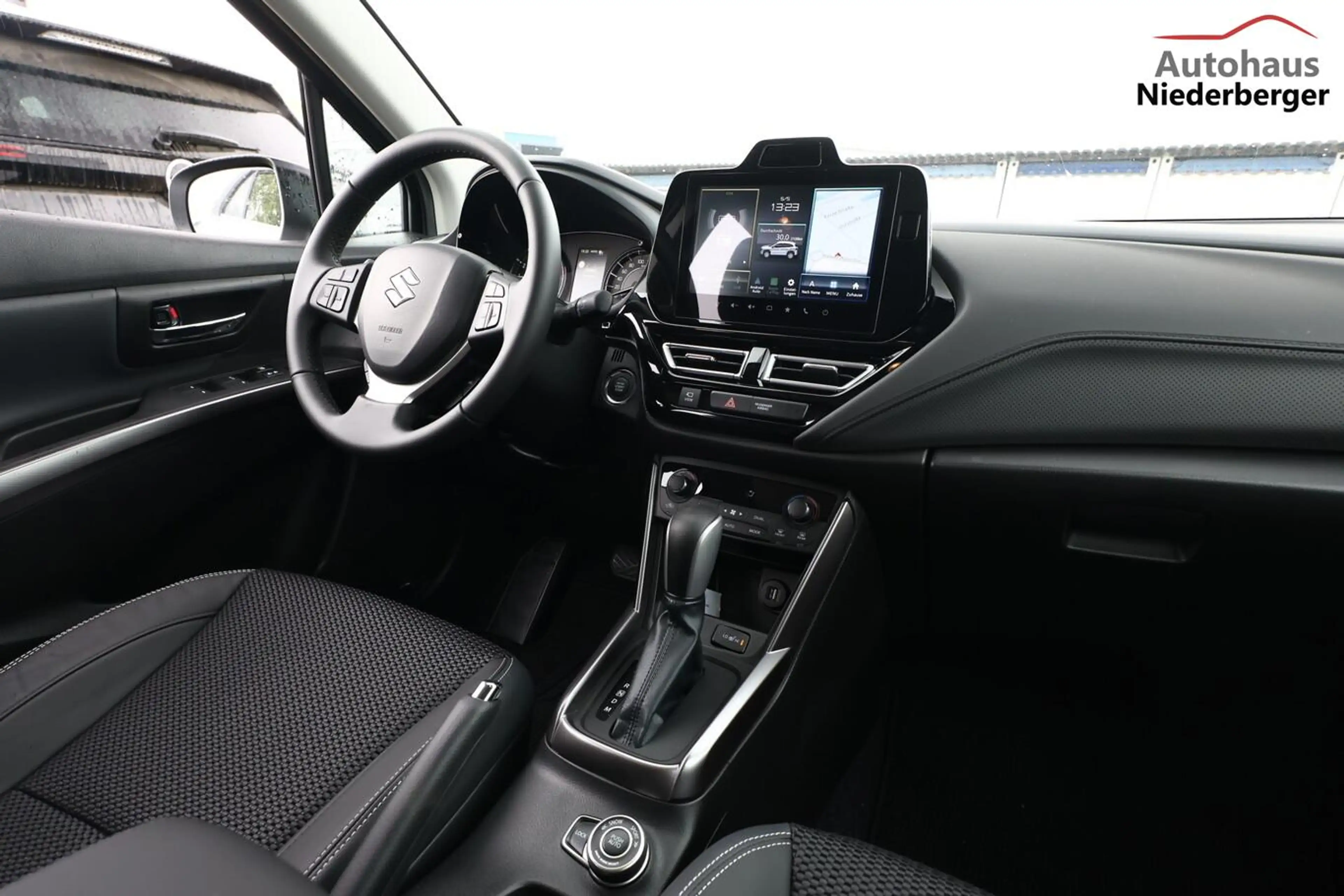 Suzuki S-Cross Comfort+ 1.4 MHEV 4WD Aut Pano 360° Lede 81 kW ... — photo 9