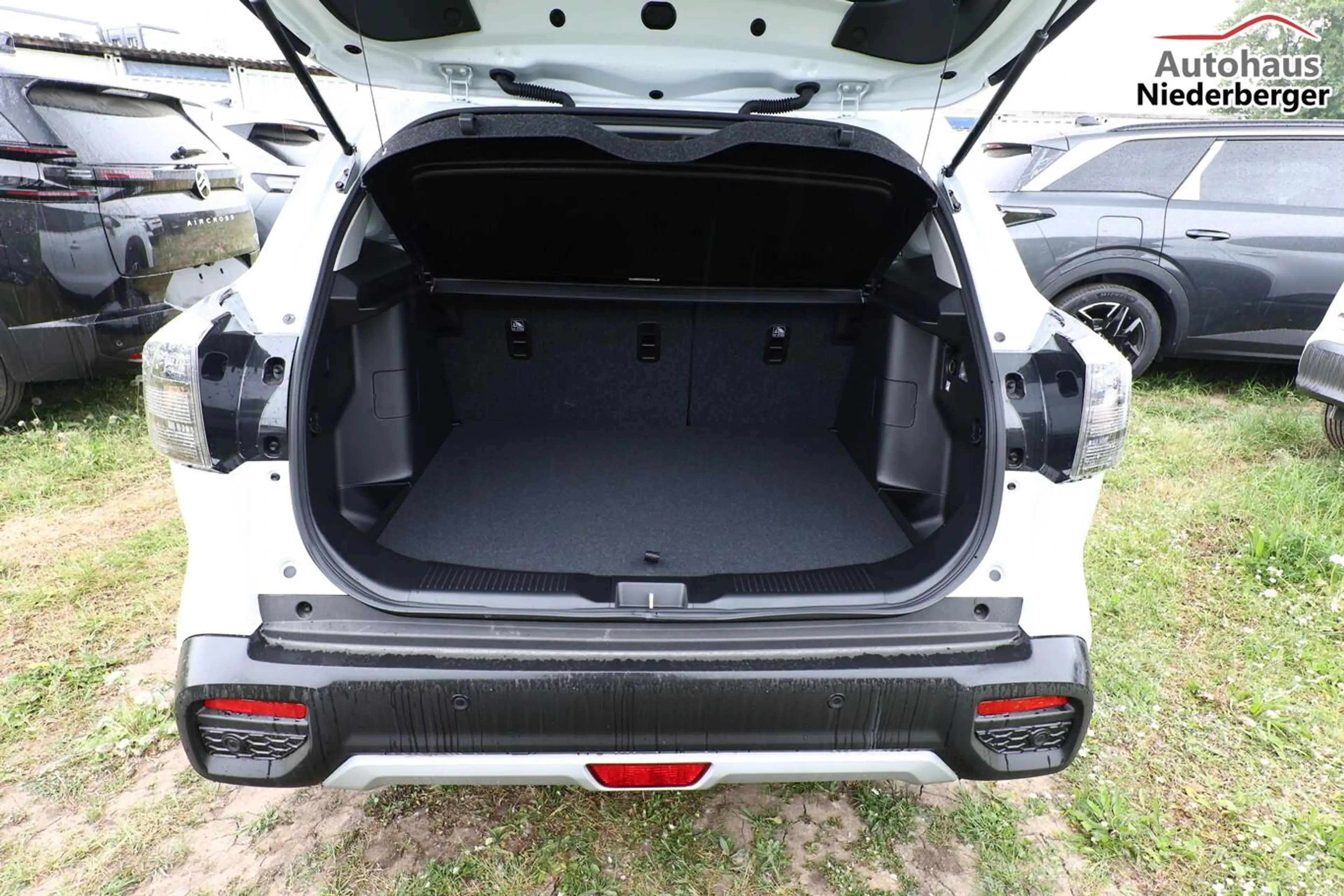 Suzuki S-Cross Comfort+ 1.4 MHEV 4WD Aut Pano 360° Lede 81 kW ... — photo 11