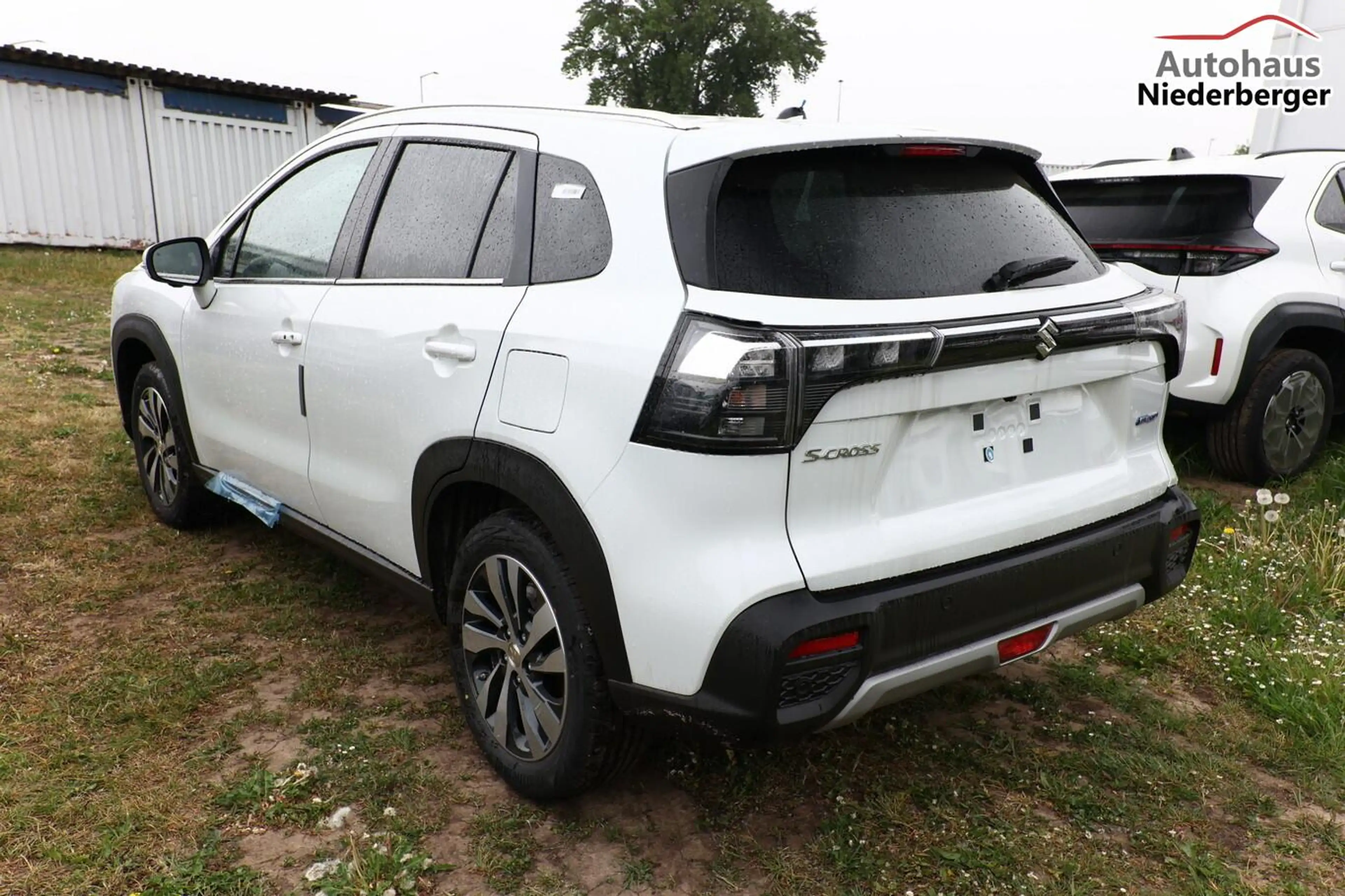 Suzuki S-Cross Comfort+ 1.4 MHEV 4WD Aut Pano 360° Lede 81 kW ... — photo 4