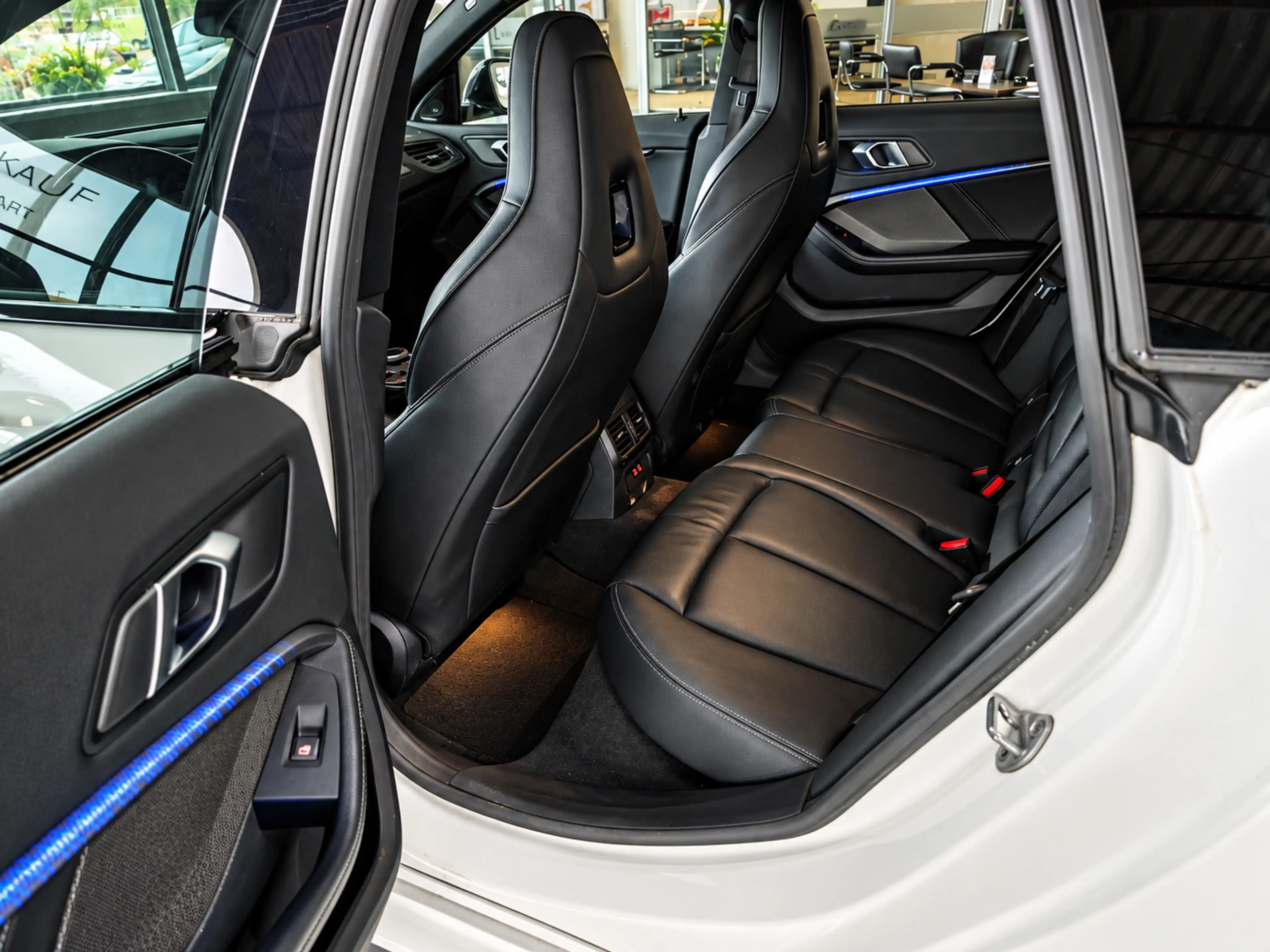 BMW 218 Gran Coupe - 218i M PAKET HEADUP PANO 19" — photo 7
