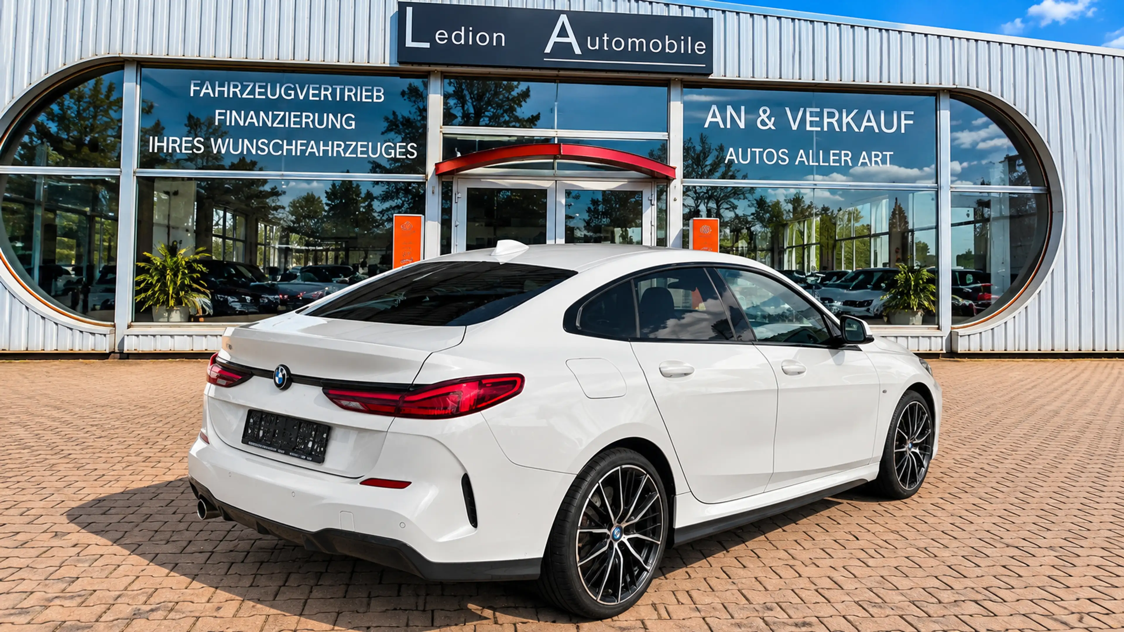BMW 218 Gran Coupe - 218i M PAKET HEADUP PANO 19" — photo 4