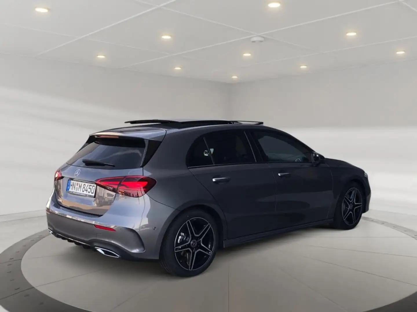 Mercedes-Benz A 180 +AMG+18Z+Night+Keyl+Pano+LED+KAM+Totwinkel Grau - 2