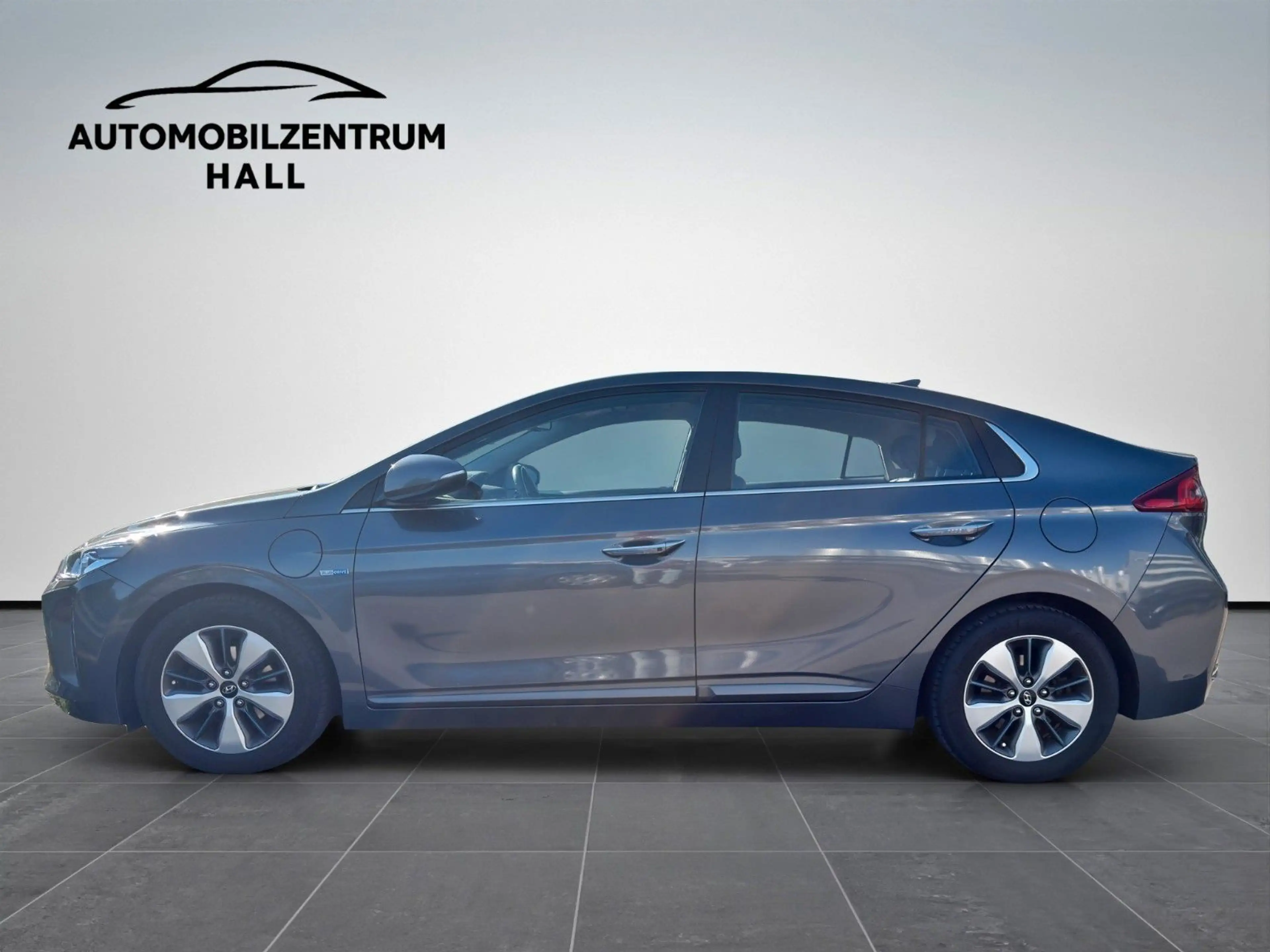 Hyundai IONIQ Lim. Premium Plug-In Hybrid NAVI ACC LEDER — photo 2