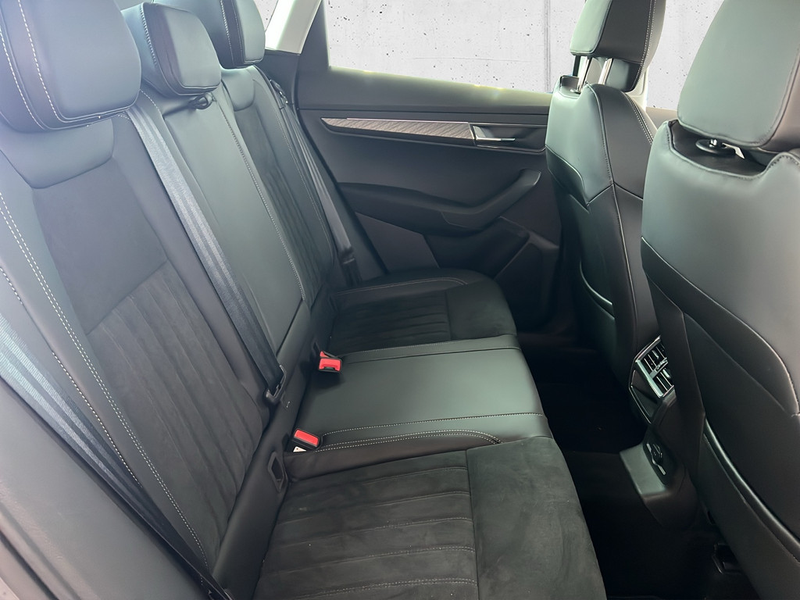 Skoda Karoq 2.0 TDI Tour 4x4 MATRIX-LED AHK 360° — photo 11