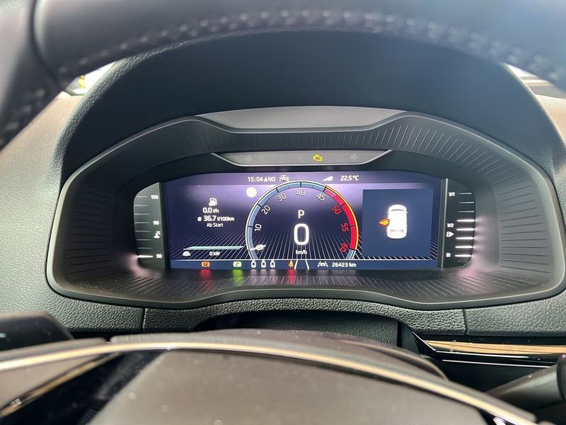 Skoda Karoq 2.0 TDI Tour 4x4 MATRIX-LED AHK 360° — photo 15