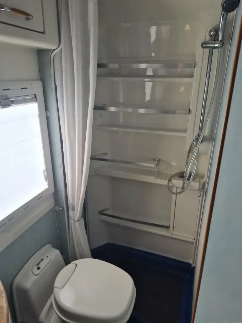 Caravans-Wohnm Mercedes-Benz teilintegriert Weiß - 2