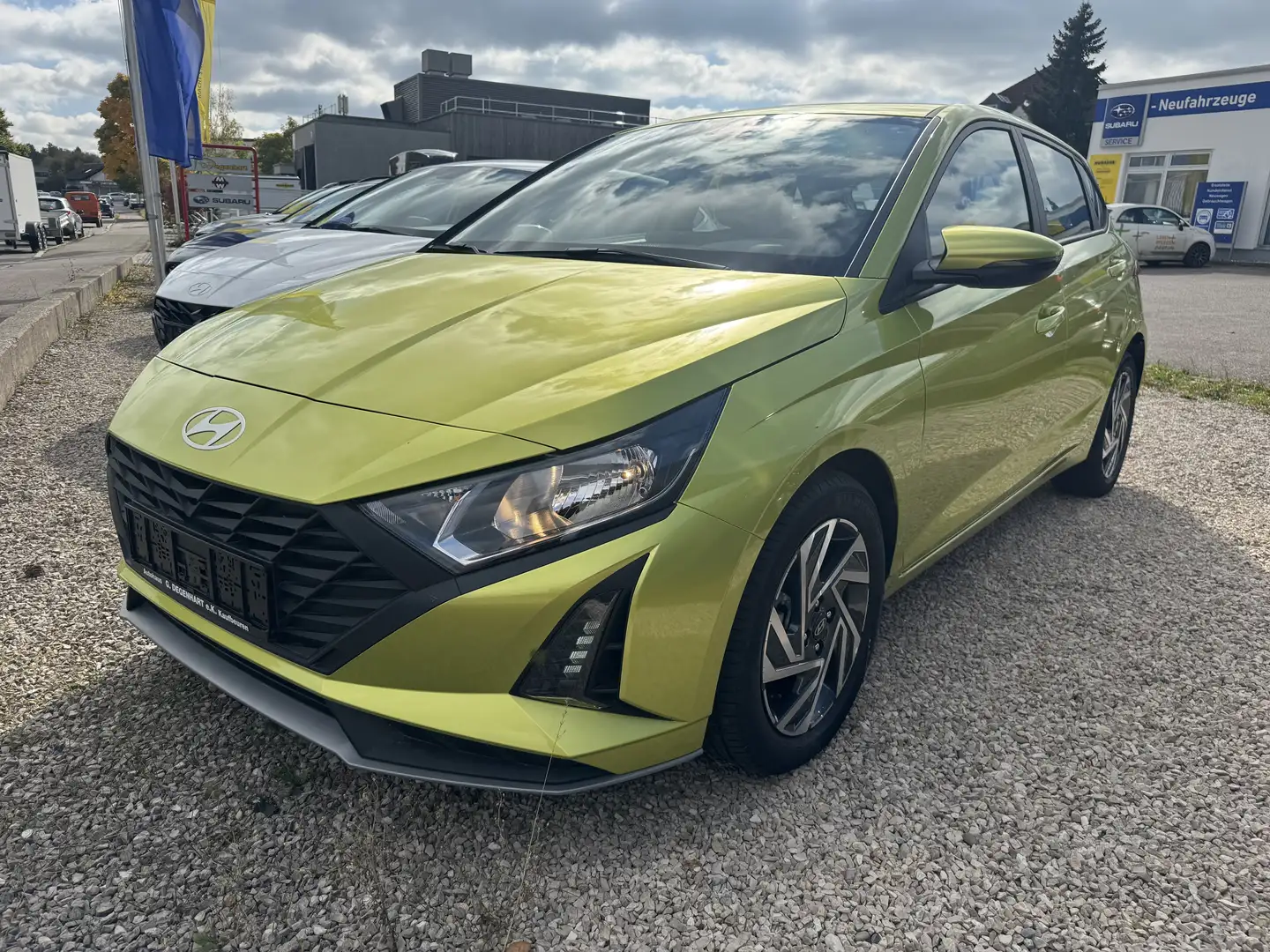 Hyundai i20 i20 1.2 Sitzheizung Lenkradheizung Navi Tempomat Grün - 2