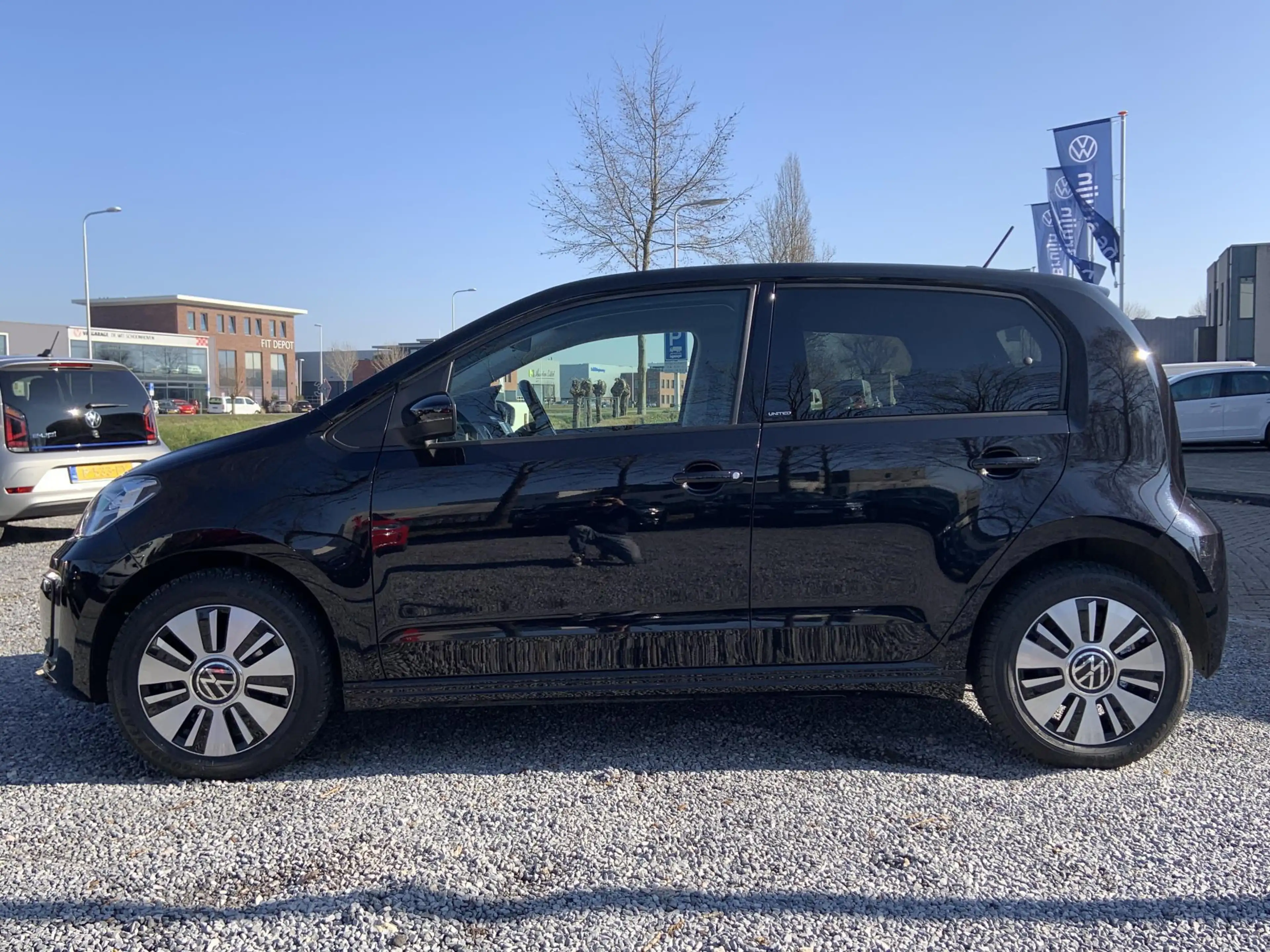 Volkswagen e-up! e-up! United (Camera,LM,Clima,Winter) — photo 6