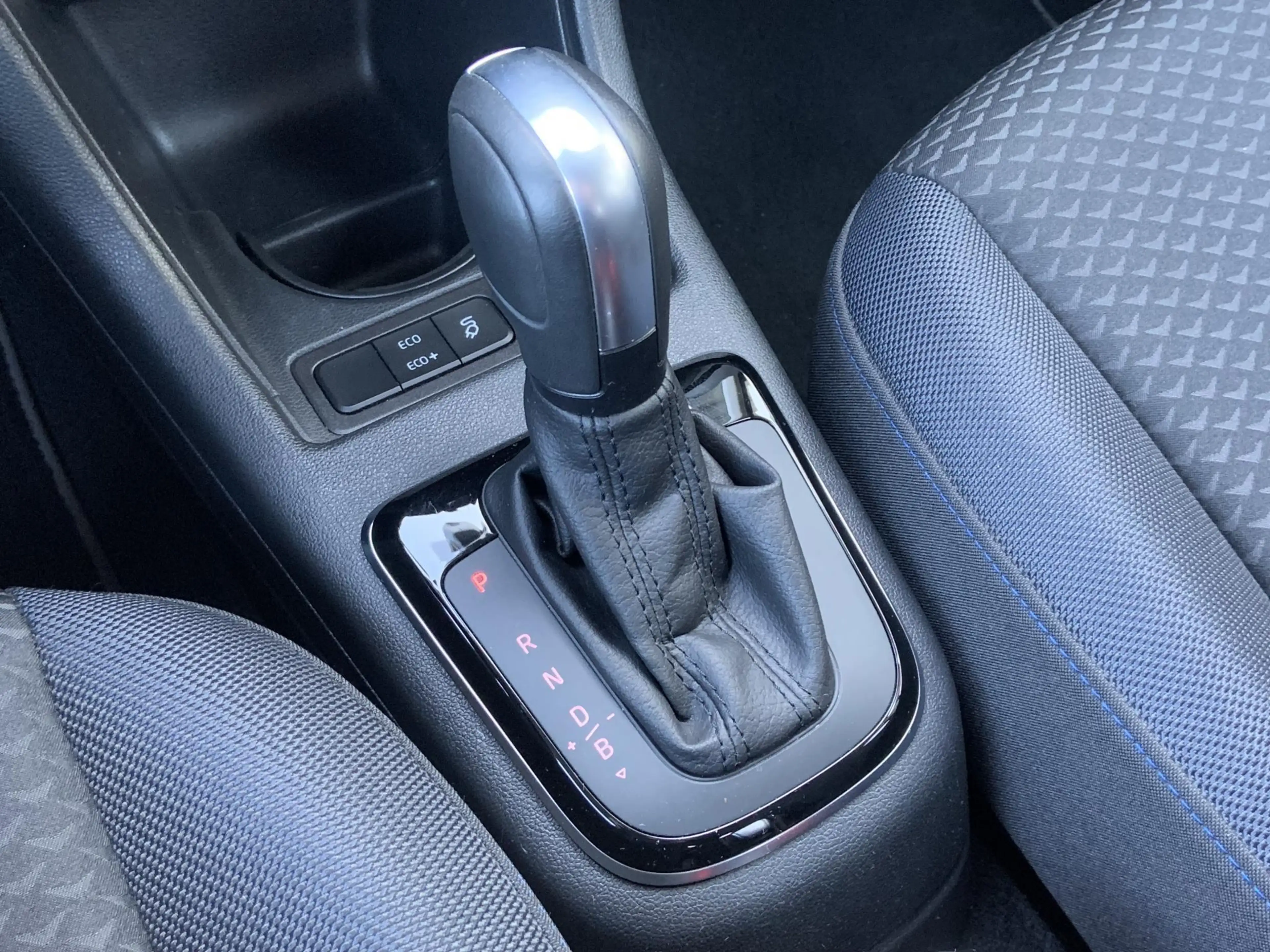 Volkswagen e-up! e-up! United (Camera,LM,Clima,Winter) — photo 3