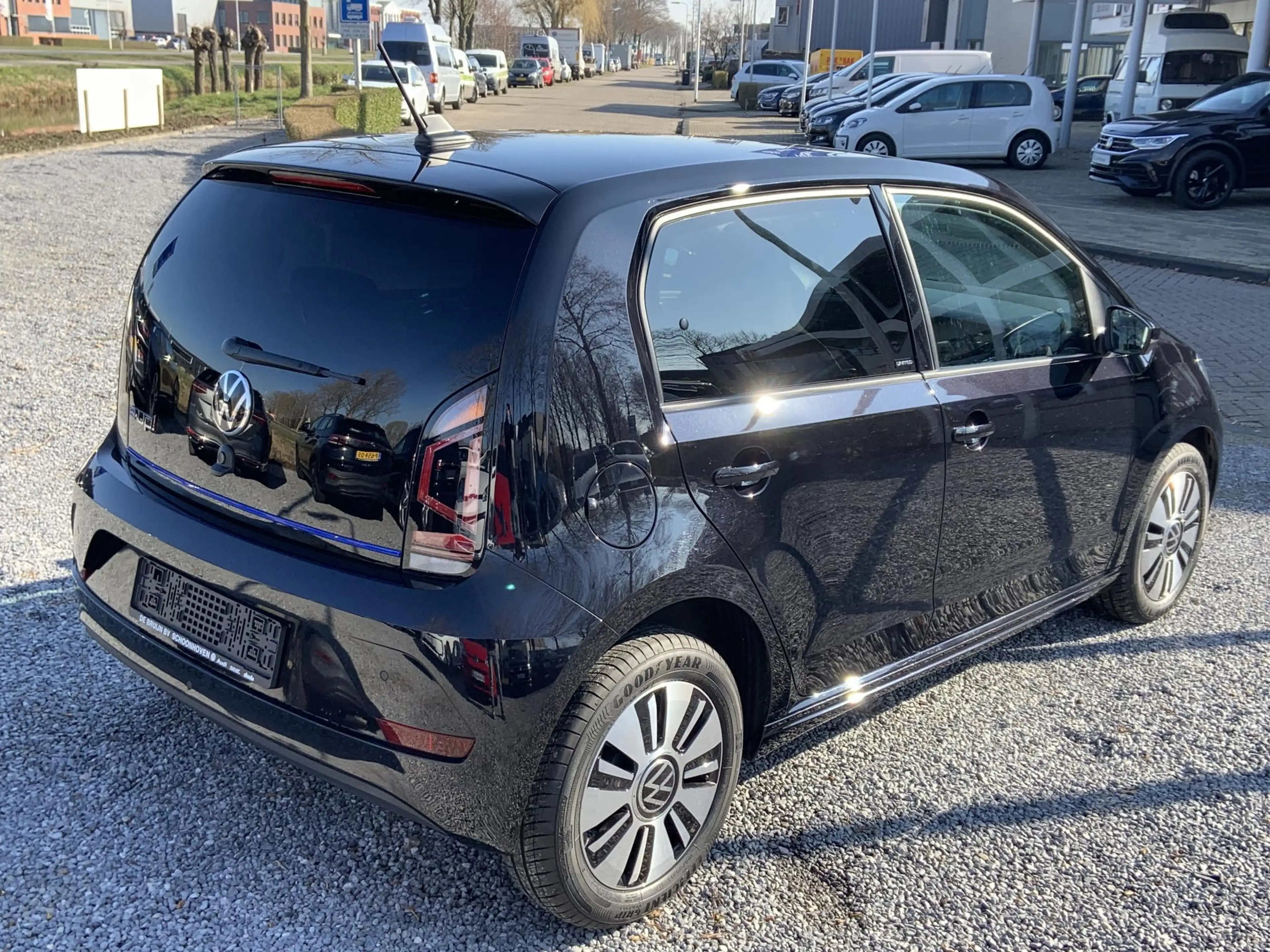 Volkswagen e-up! e-up! United (Camera,LM,Clima,Winter) — photo 2
