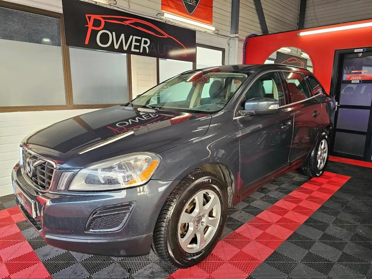 Volvo XC60 d3 250025 KMS