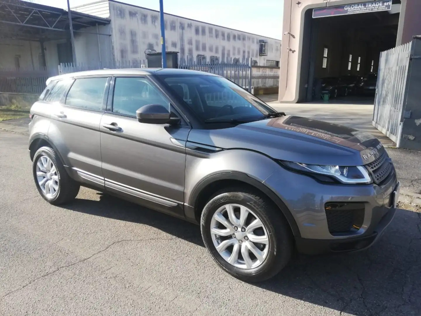 Land Rover Range Rover Evoque 2.0 eD4 5p. Business Edition Premium Pure Gris - 2