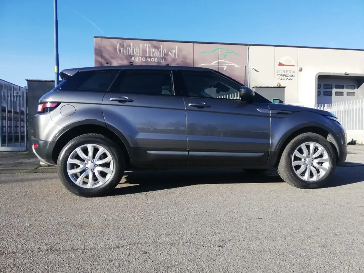 Land Rover Range Rover Evoque 2.0 eD4 5p. Business Edition Premium Pure Gris - 1