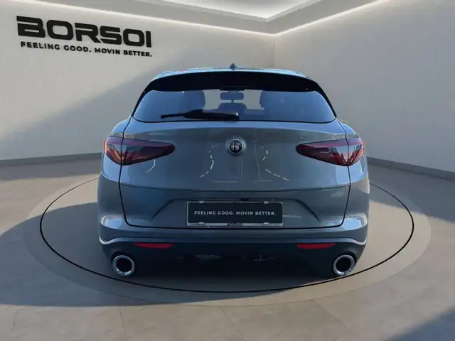 Alfa Romeo Stelvio view 3