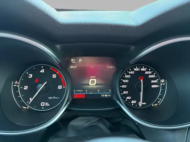 Alfa Romeo Stelvio view 11