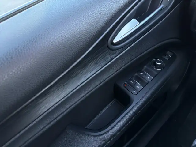 Alfa Romeo Stelvio view 13