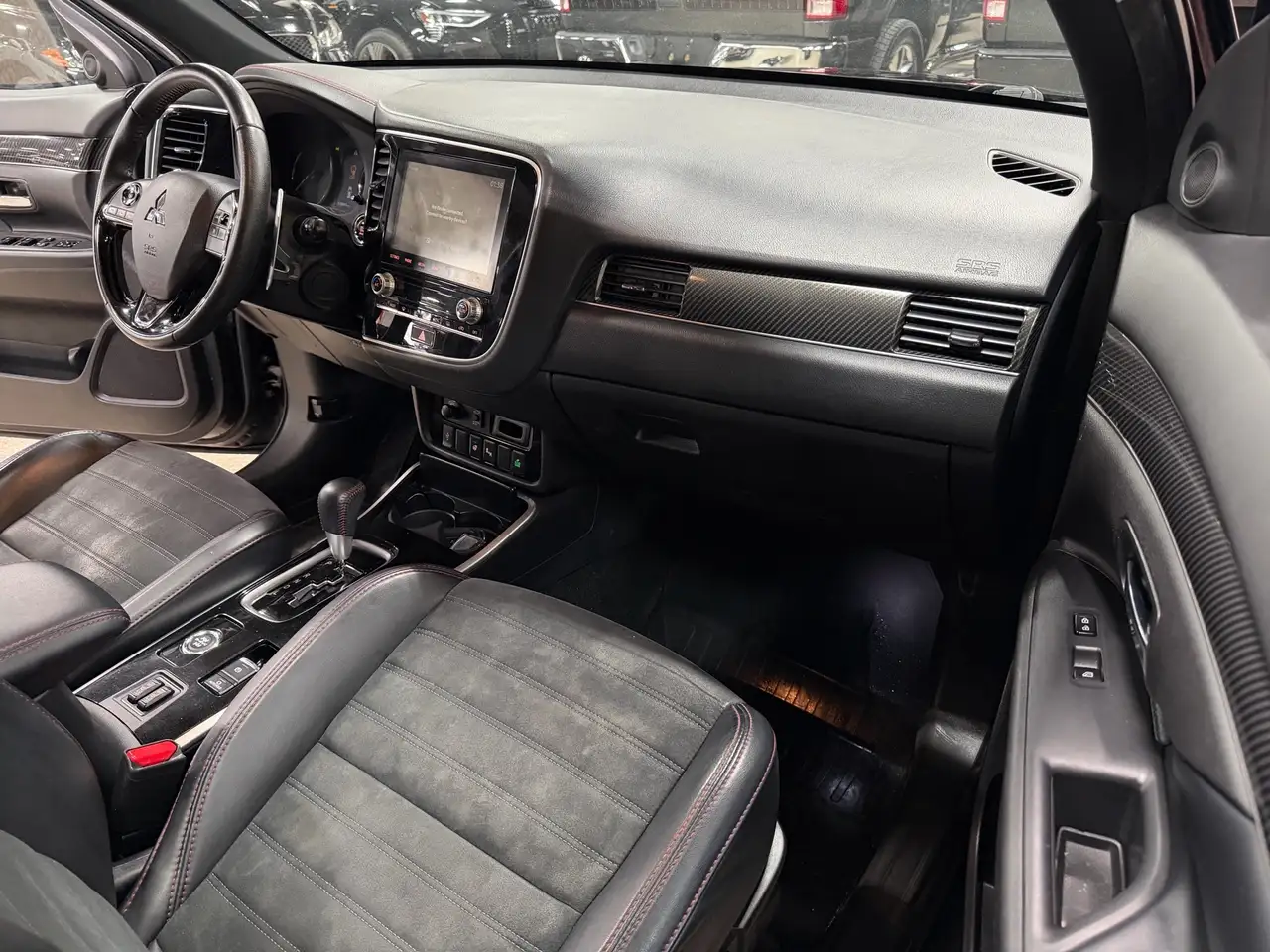 Mitsubishi Outlander снимка Mitsubishi Outlander