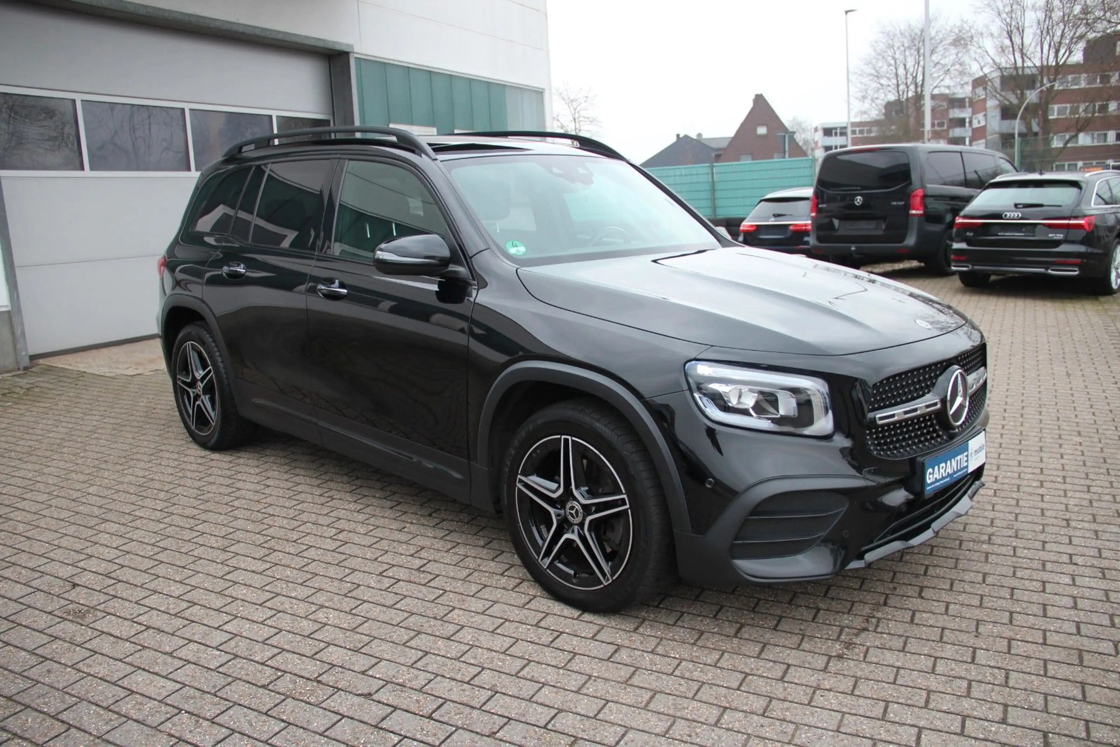 Mercedes-Benz GLB 220 d 4Matic AMG Night, Pano, RFK, 7 SItzer — photo 9