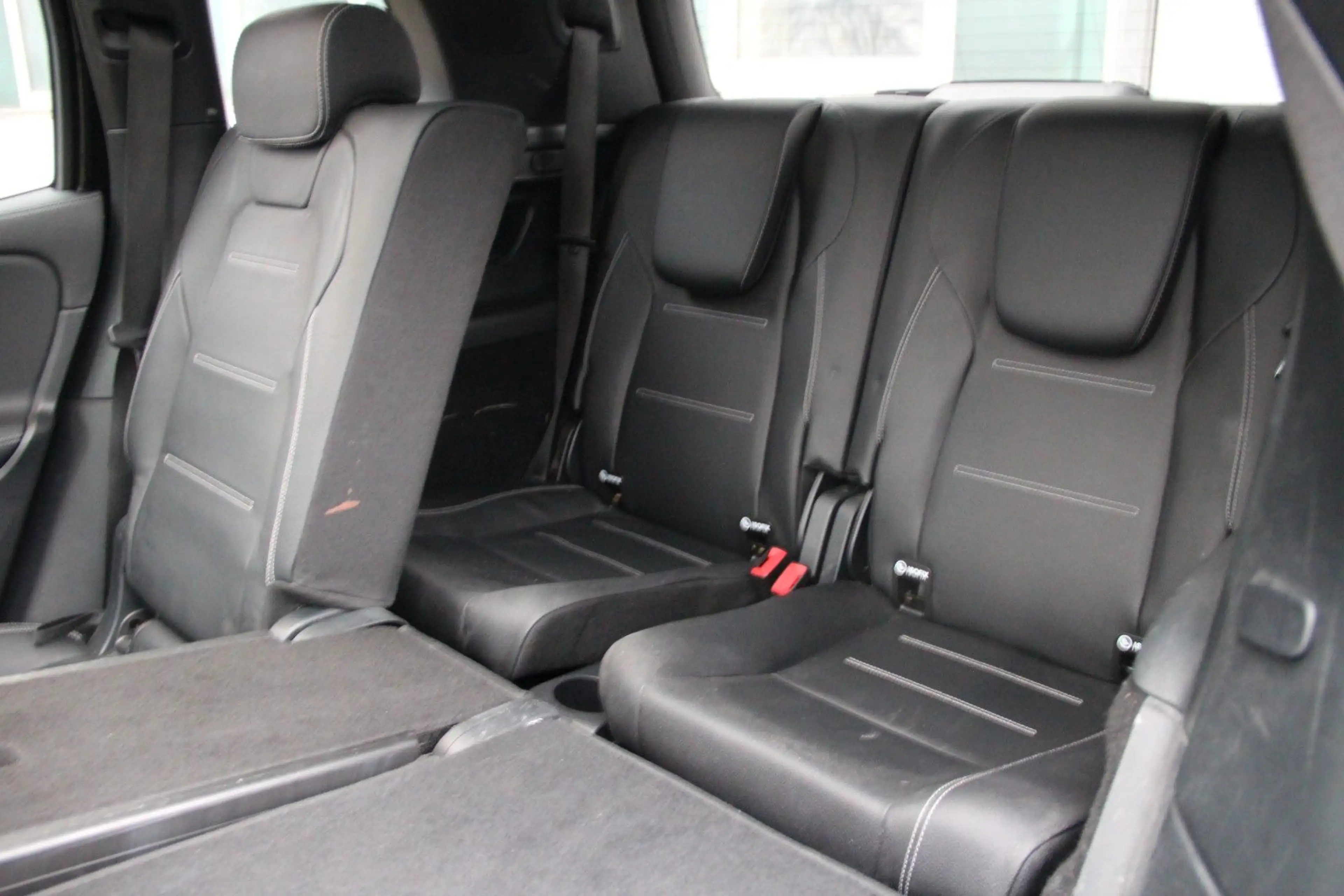 Mercedes-Benz GLB 220 d 4Matic AMG Night, Pano, RFK, 7 SItzer — photo 15
