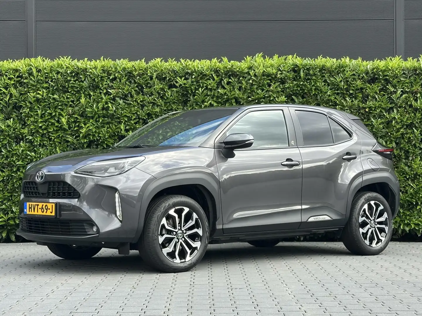 Toyota Yaris Cross 1.5 Hybrid Dynamic, CARPLAY, ECC-AIRCO, ADAPTIVE C Gris - 1