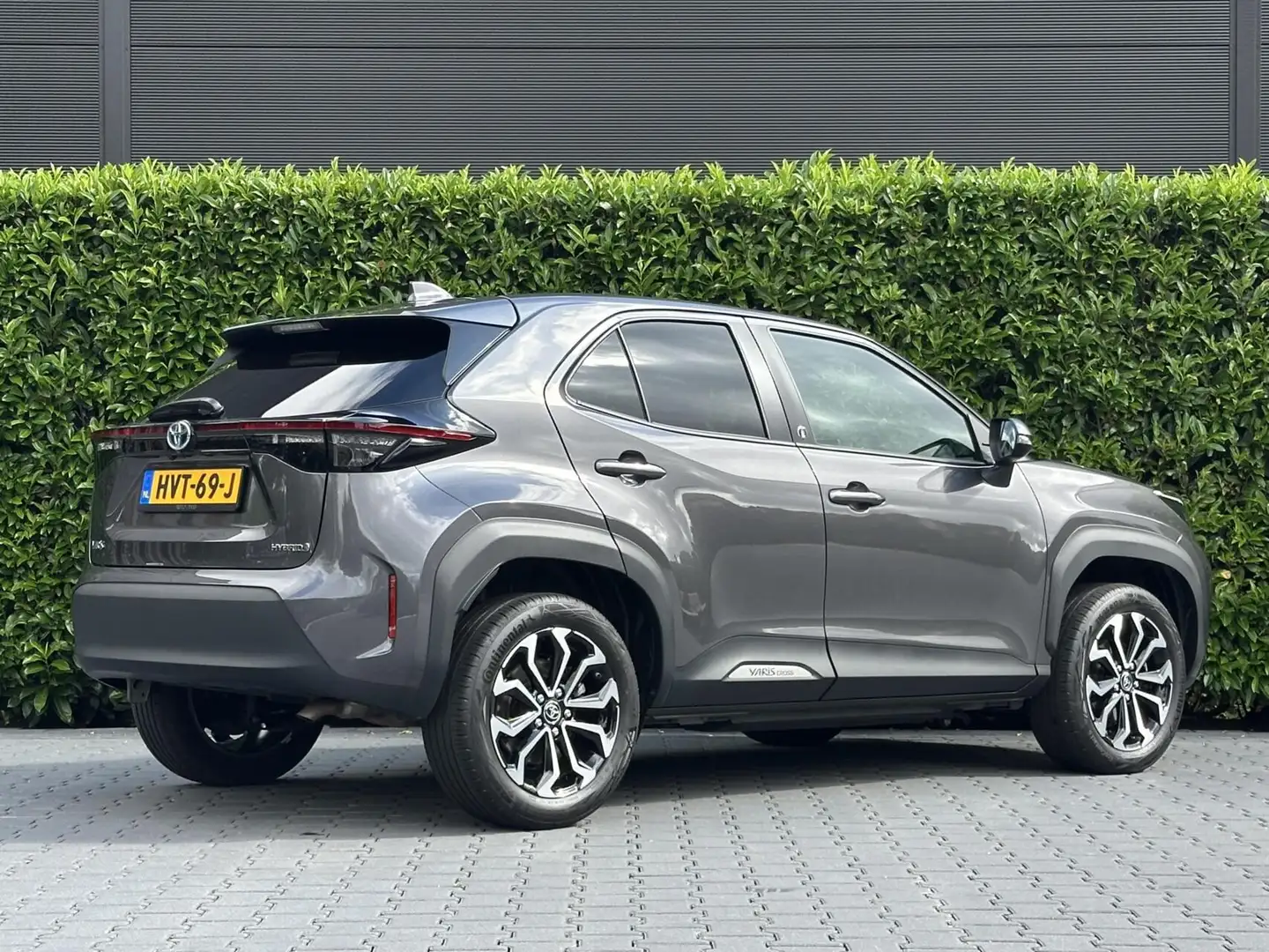 Toyota Yaris Cross 1.5 Hybrid Dynamic, CARPLAY, ECC-AIRCO, ADAPTIVE C Gris - 2