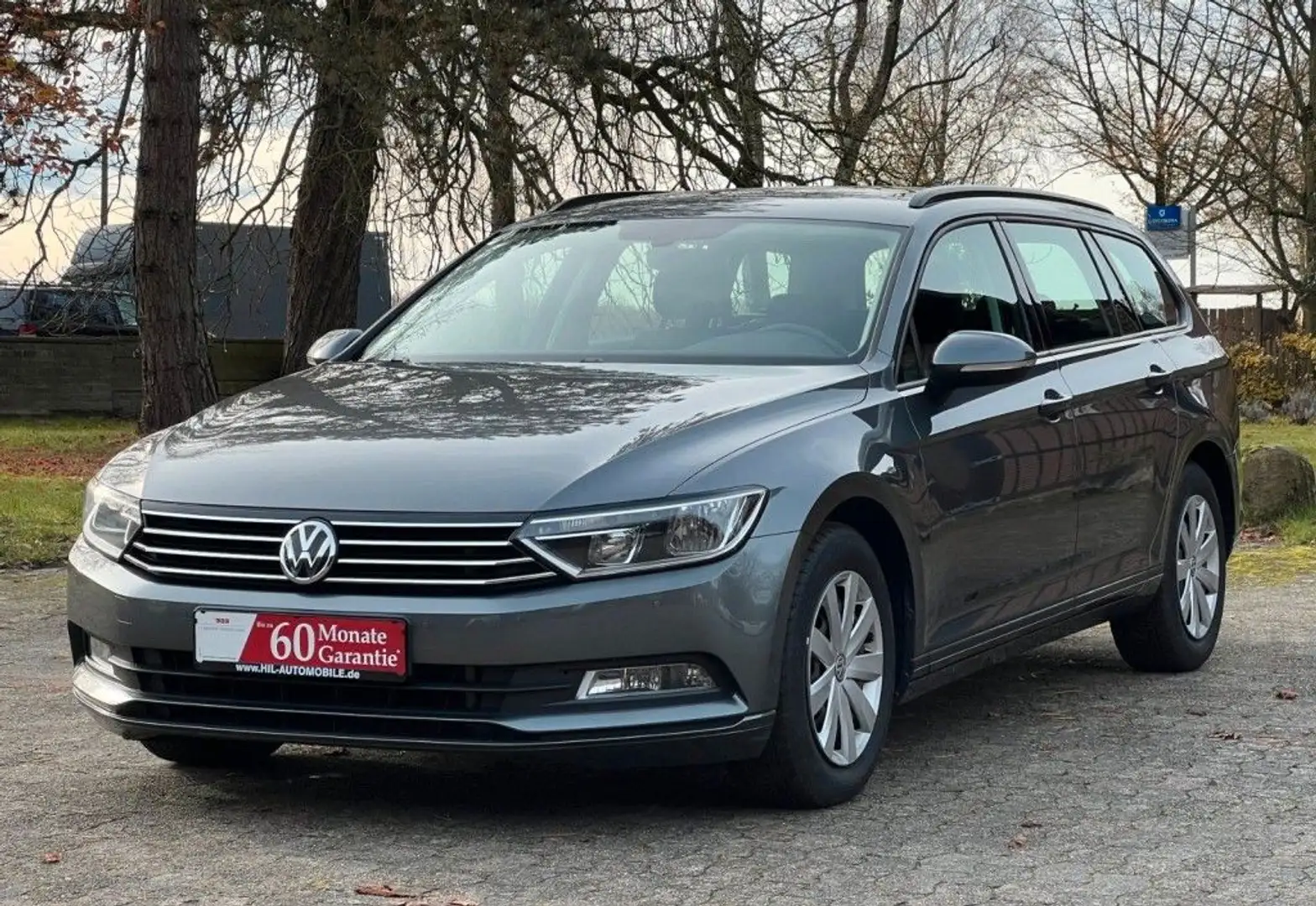 Volkswagen Passat Variant Grau - 2