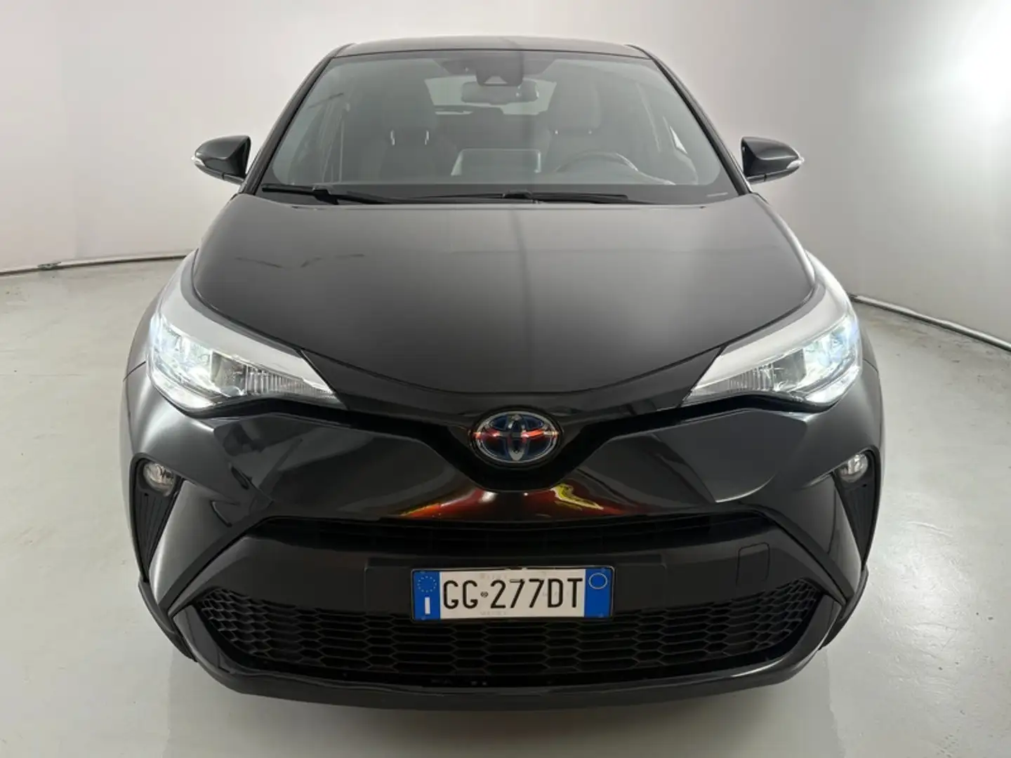 Toyota C-HR 1.8 Hybrid Active Nero - 2