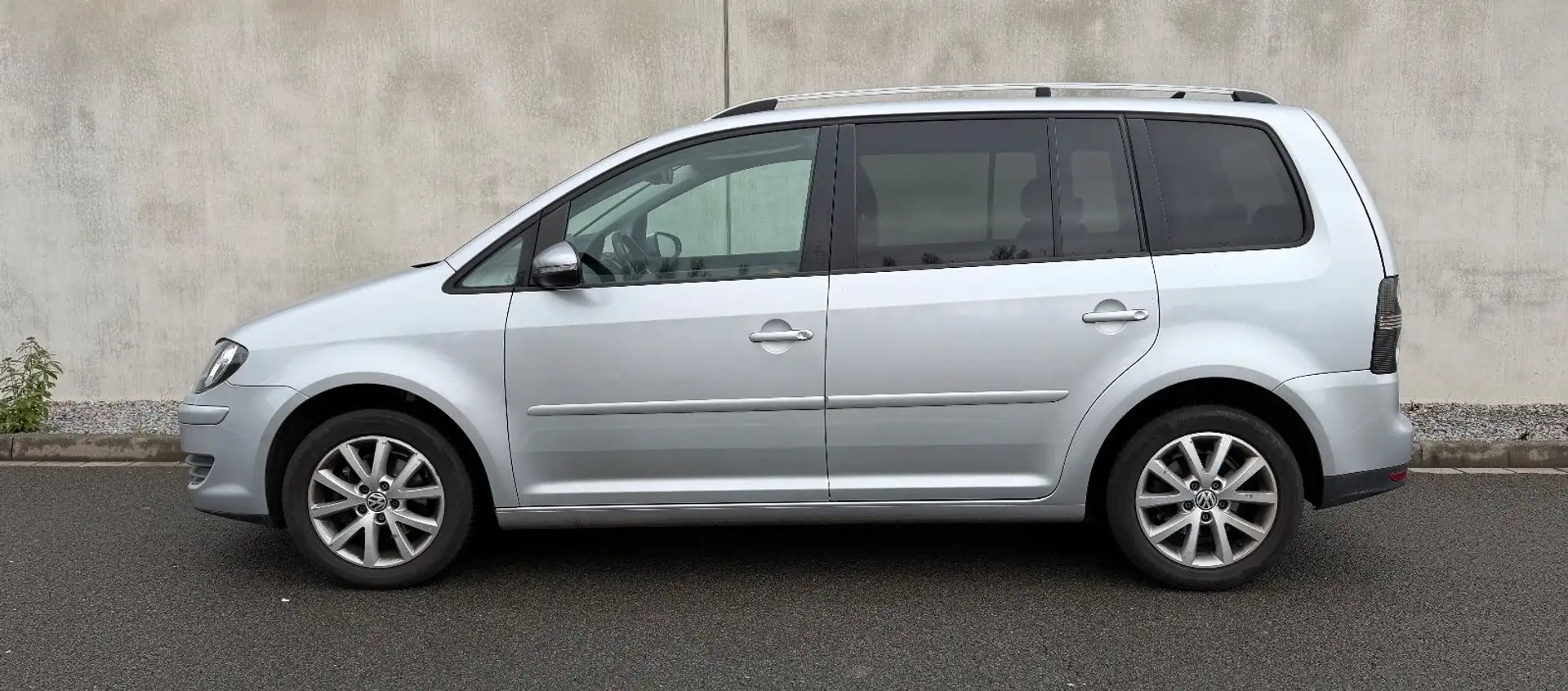 Volkswagen Touran Freestyle 7 Sitzer Silber - 2