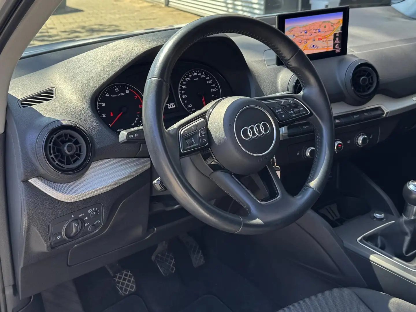 Audi Q2 30 TFSi Design - Navigatie I Airco I PDC I 19 inch Weiß - 2