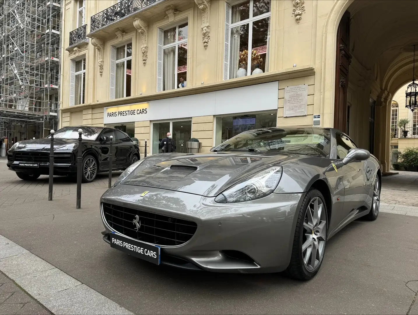 Ferrari California V8 4.3 460ch Сірий - 2
