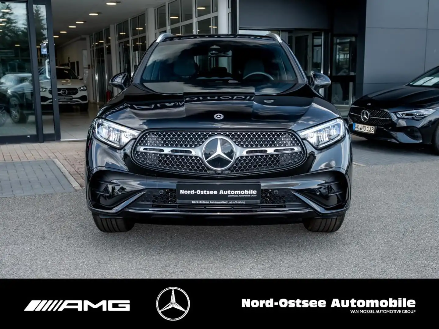 Mercedes-Benz GLC 300 d 4M AMG KAMERA DISTRONIC KEYLESS LED Schwarz - 2