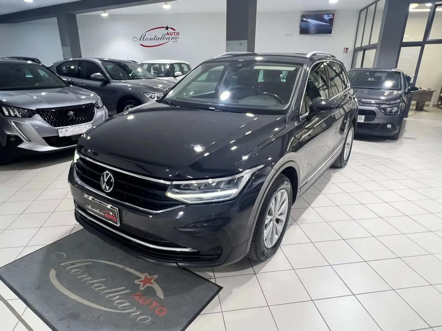 Volkswagen Tiguan 2.0 TDI 150 CV SCR DSG Life Gris - 1